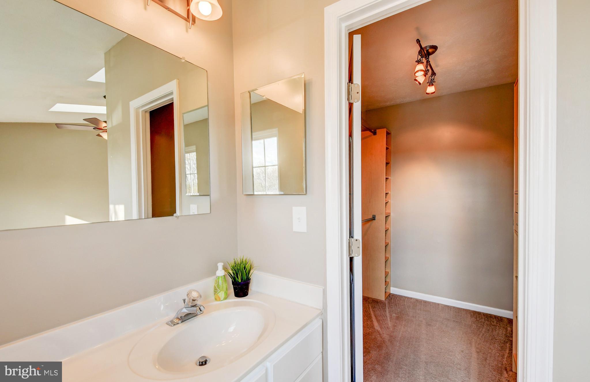 BROADVIEW - Residential Lease