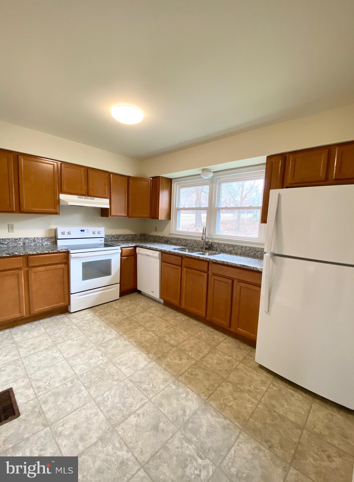 KINGS MILL - Residential Lease