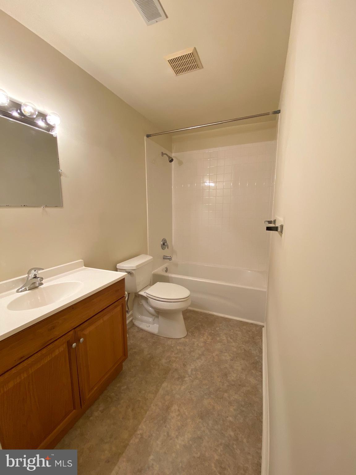 KINGS MILL - Residential Lease