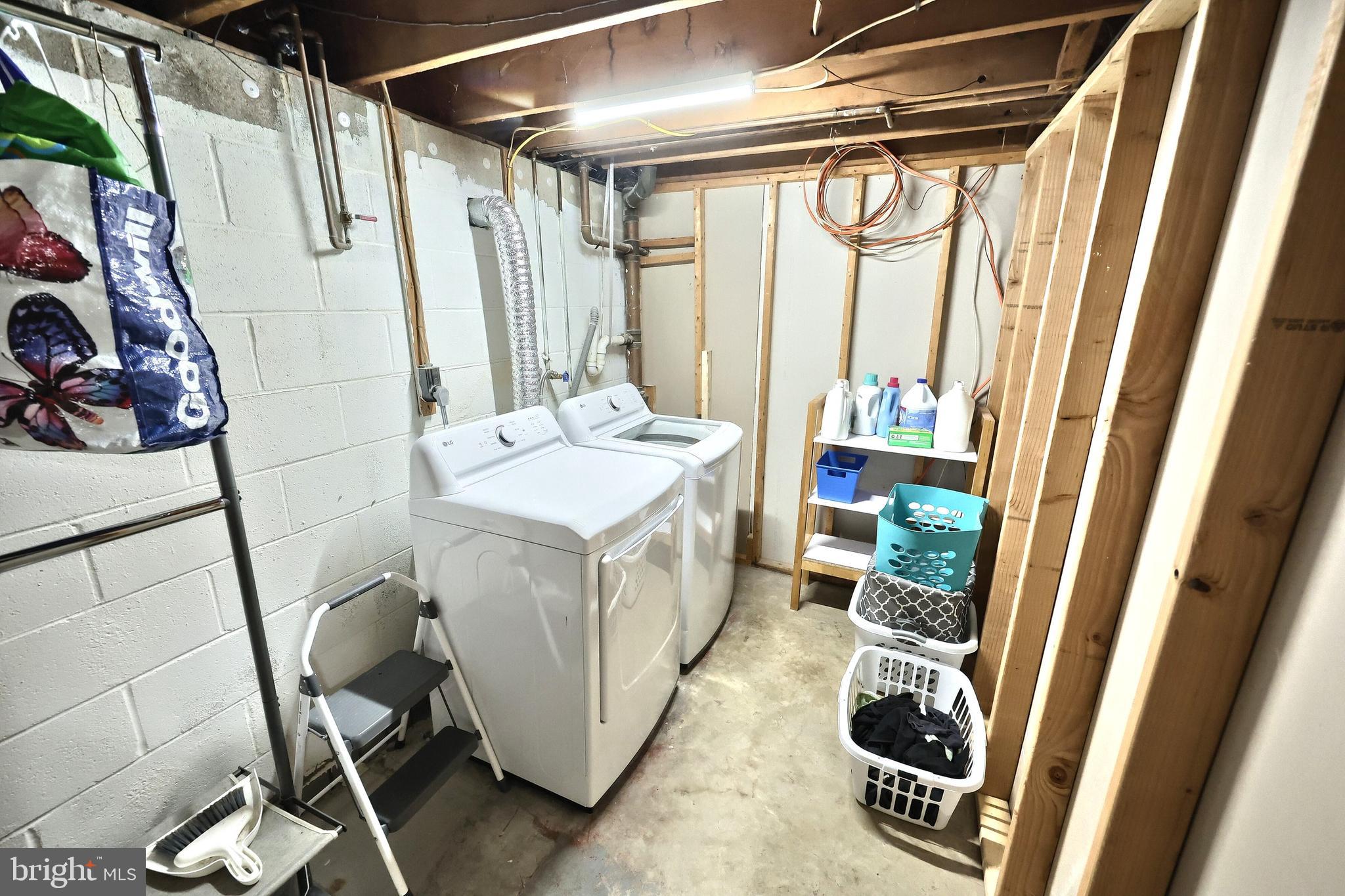 LAKE MEADE - Residential