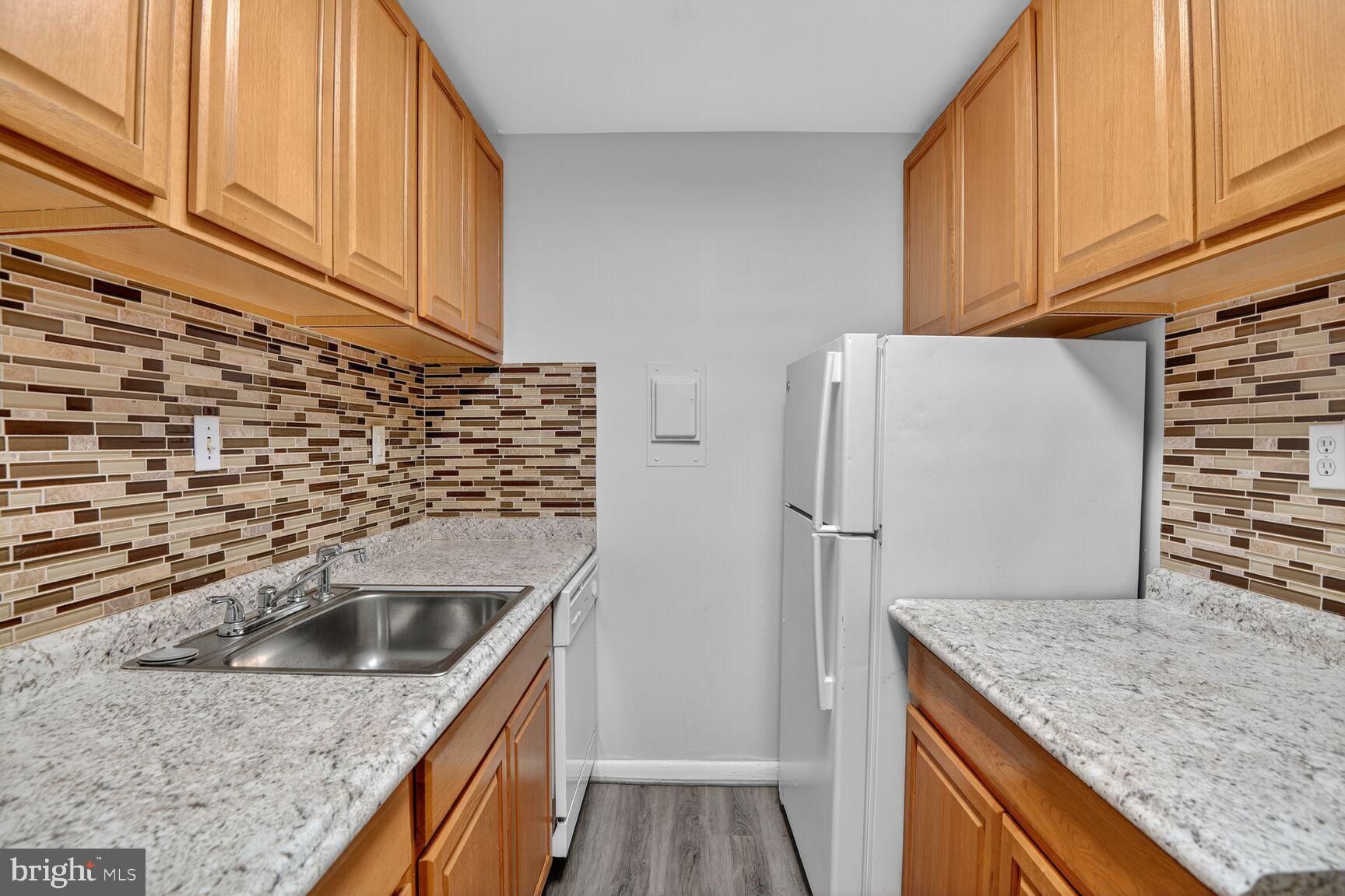 FRENCHMANS CREEK - Residential Lease