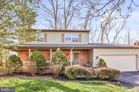 Photo of 10 Amanda Avenue, HANOVER, PA 17331 (MLS # PAYK2101252)