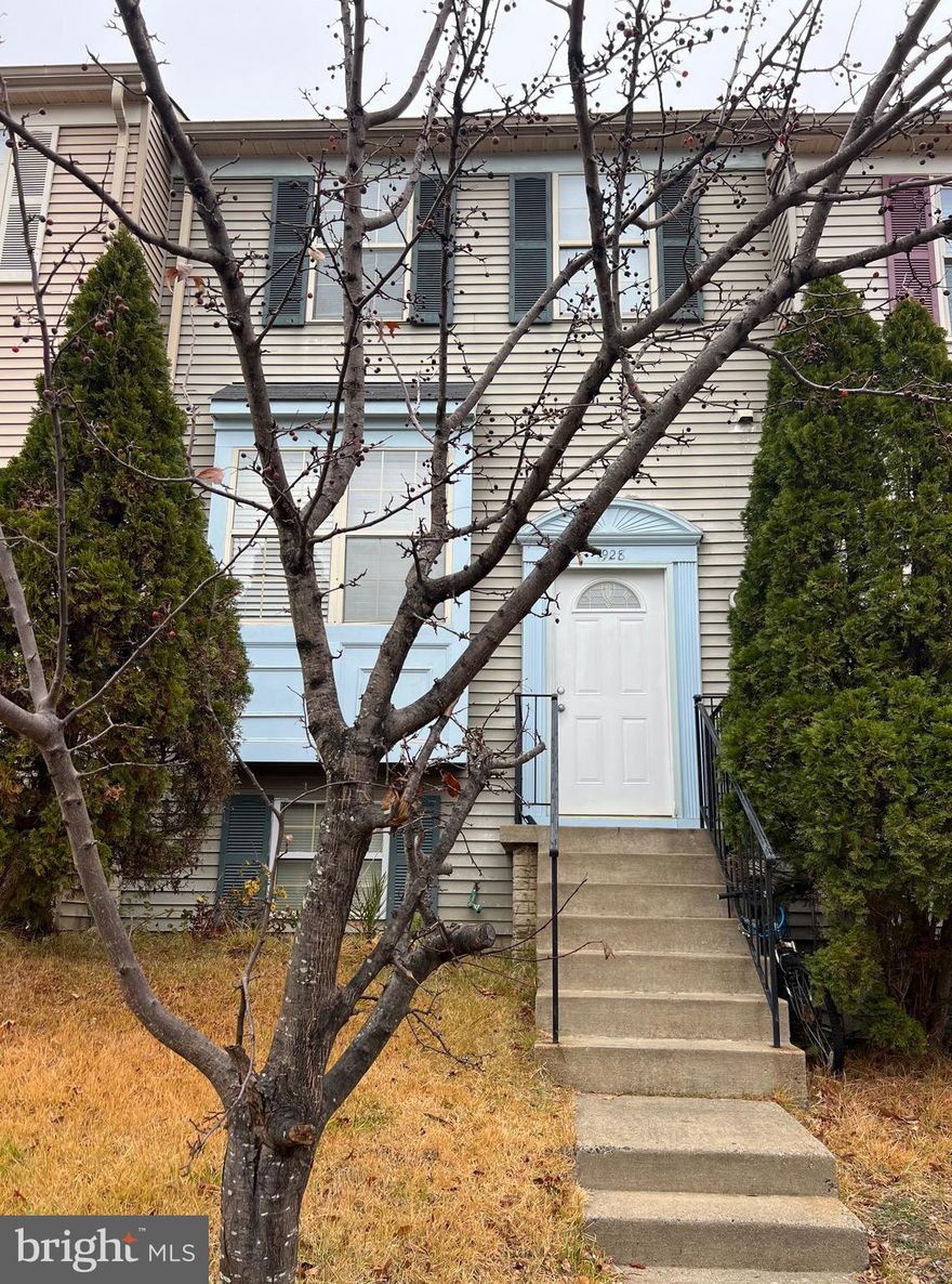 Cozy 3 level townhome situated right next to Route 1 and close to I95, down the road from Stonebridge (Wegmans) shopping center.  4 Bedrooms and 2.5 Baths.  Kitchen has stainless steel appliances with space to eat in. The backyard, backed by woods, features a private deck and storage shed.  The top floor has 3 bedrooms. The fourth bedroom, laundry area, a second full bathroom and family room can be found in the basement. Available December 1st!