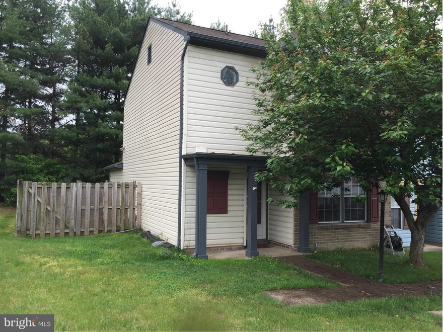 Adorable end unit town home in North Stafford. Freshly painted in & out. Family room with brick hearth fireplace. Large yard with privacy fence & concrete patio. Backs to trees. New granite in kitchen. Beautiful new kitchen cabinets. New carpet. Washer & dryer convey. Newer A/C unit. Gas heat. Clean & ready to move into. Super location.