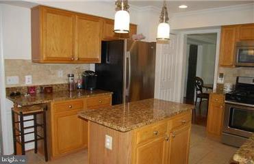 EXETER - Residential Lease