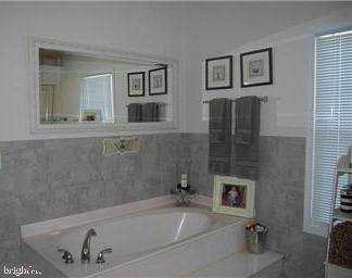 EXETER - Residential Lease