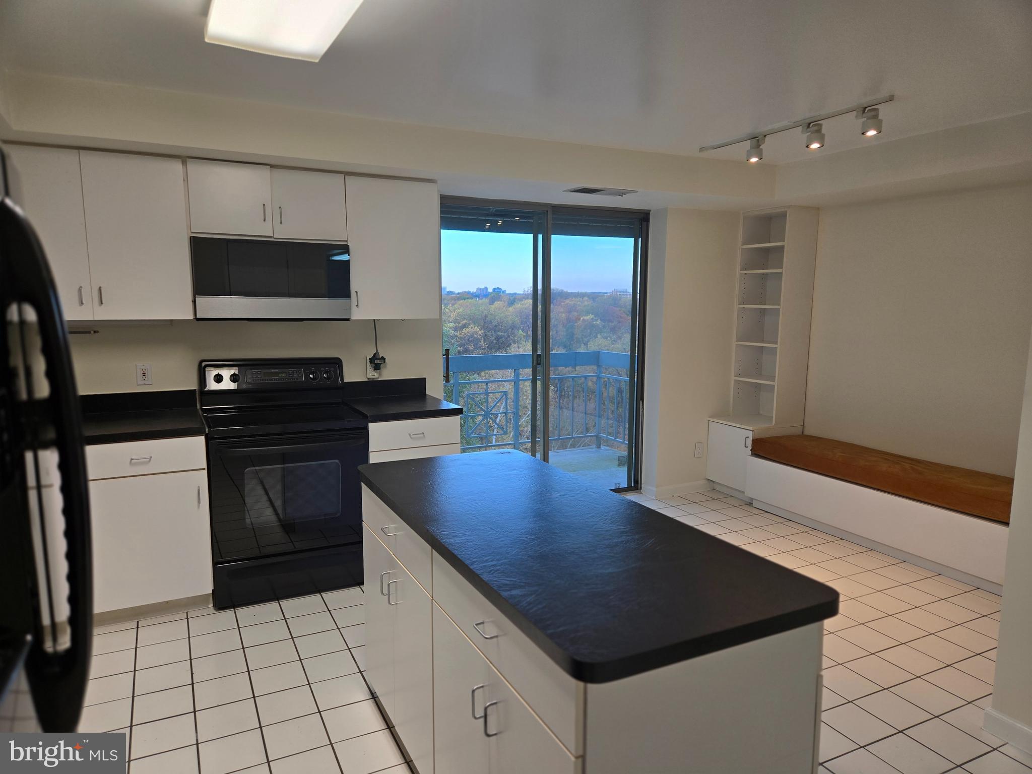 5450 WHITLEY PARK TERRACE HR-912