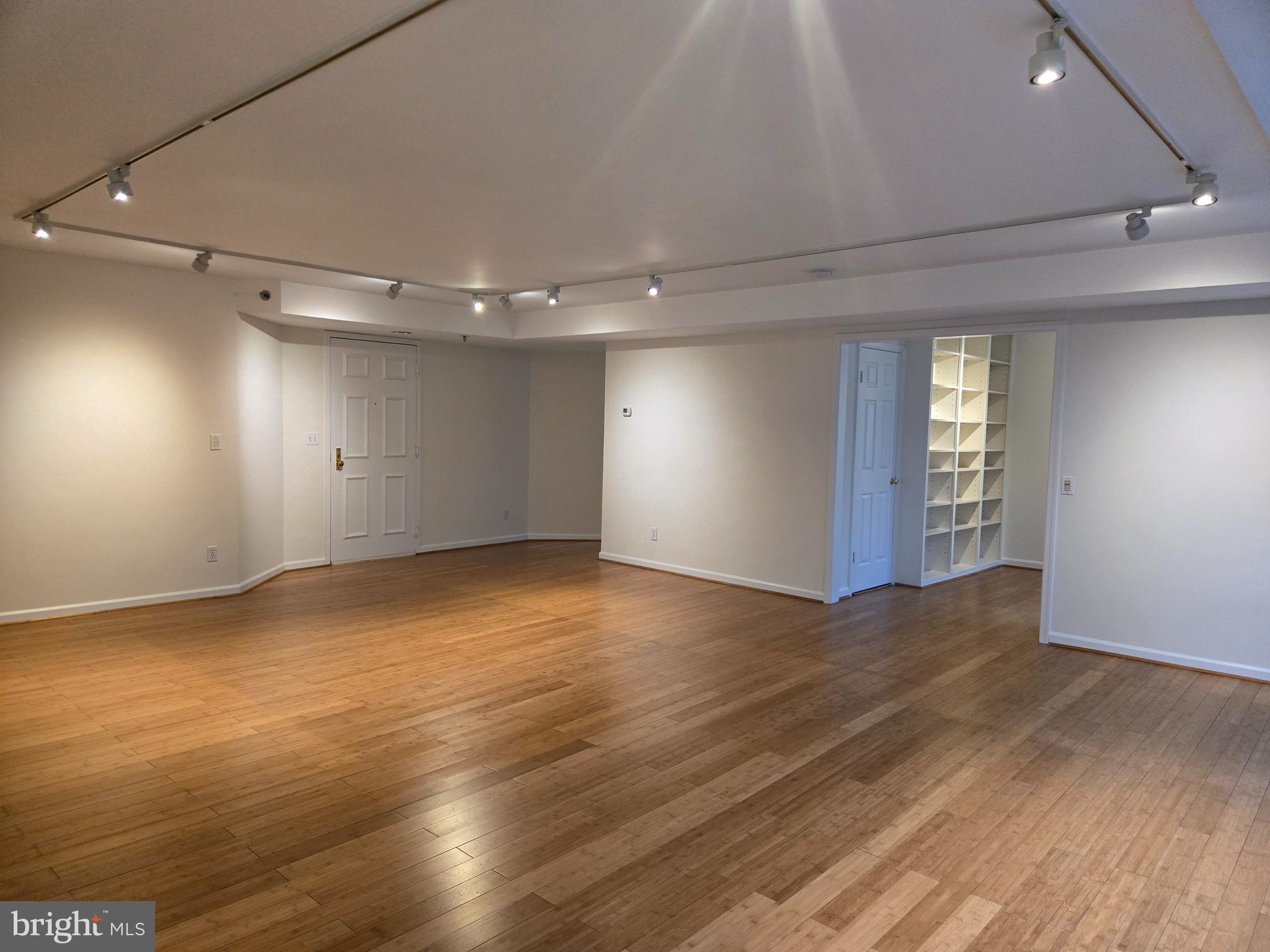 5450 WHITLEY PARK TERRACE HR-912