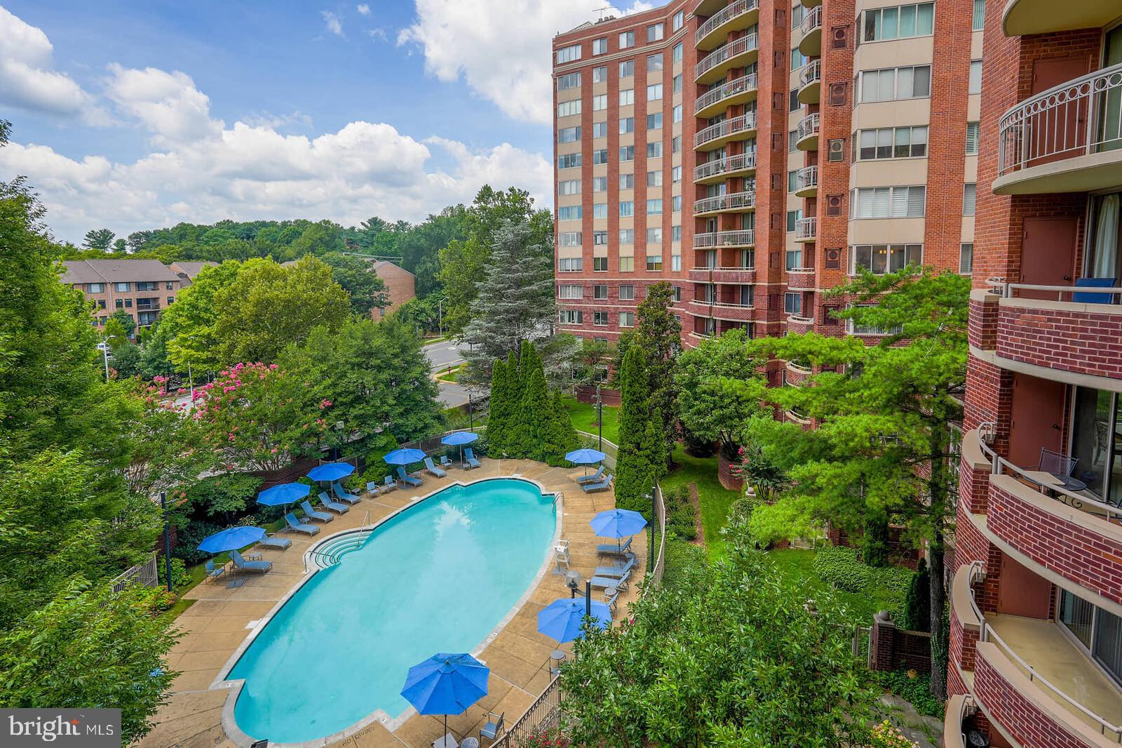 5800 NICHOLSON LANE 1-405