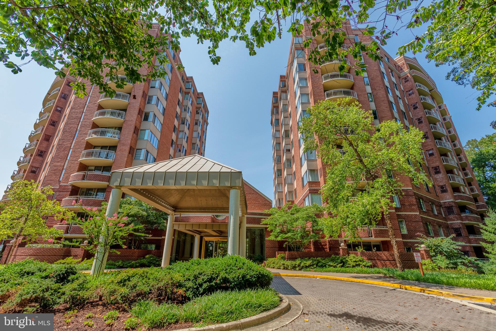 5800 NICHOLSON LANE 1-405