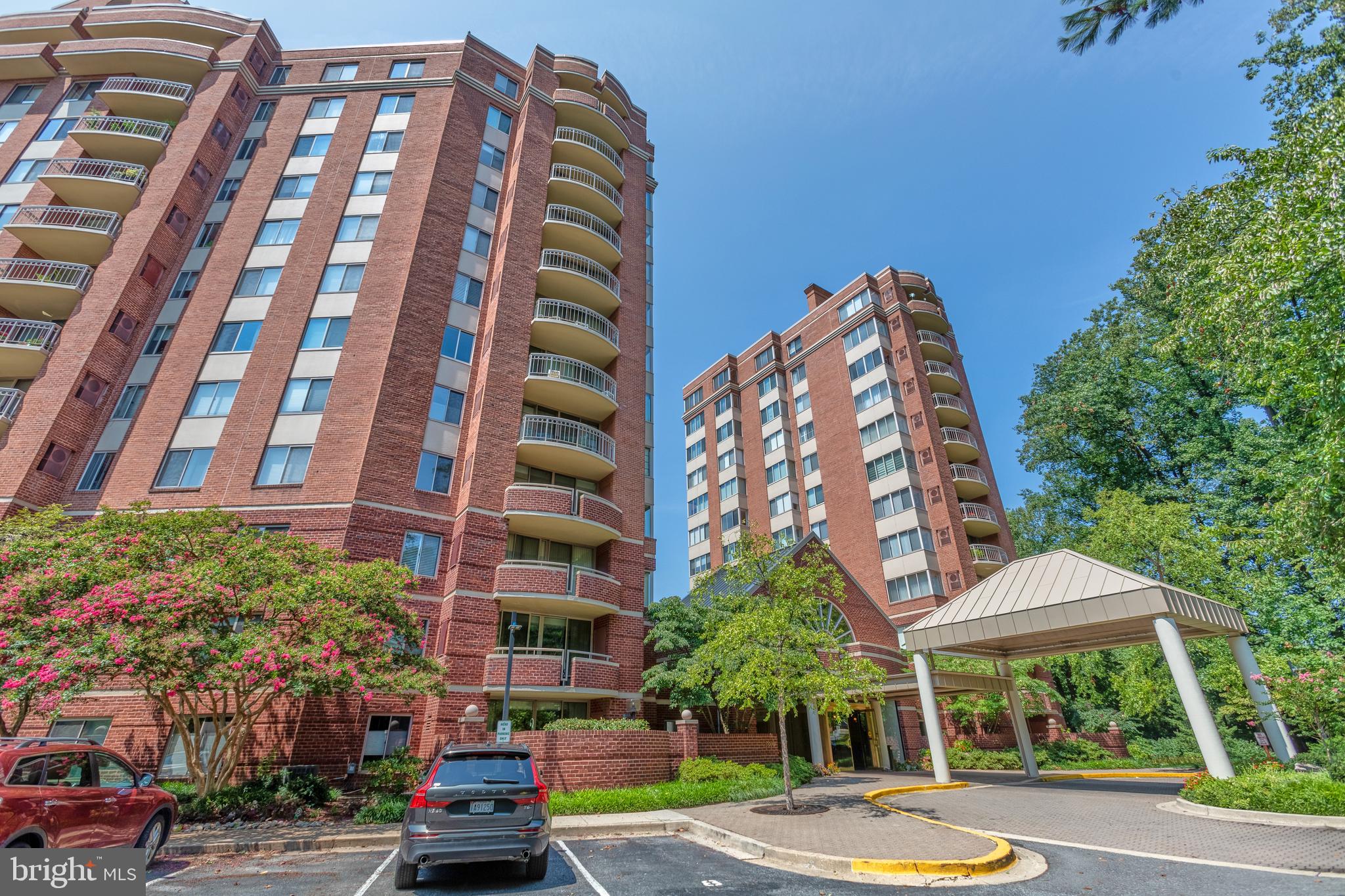 5800 NICHOLSON LANE 1-405
