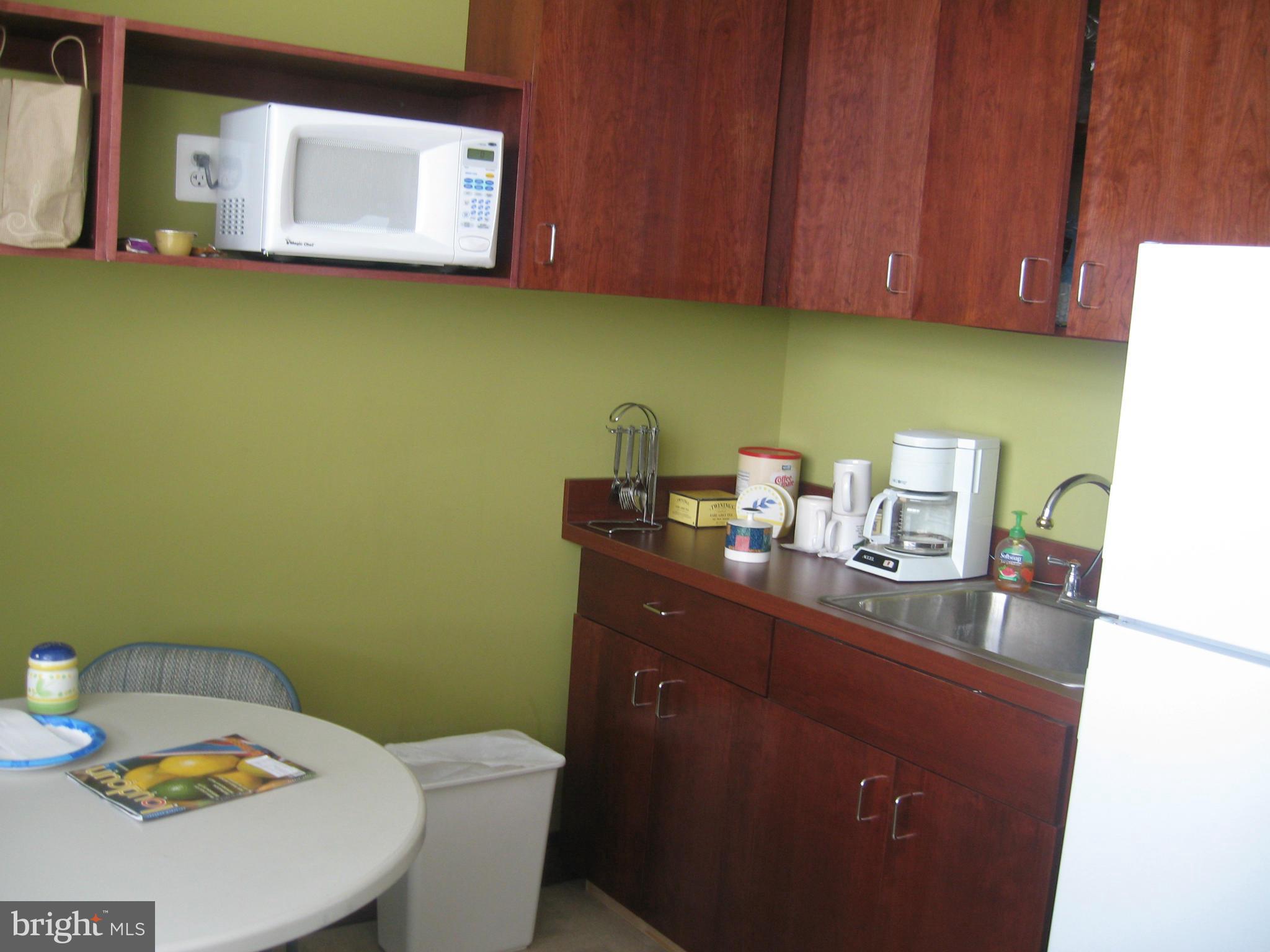 LANSDOWNE EXECUTIVE CENTER - Commercial Sale