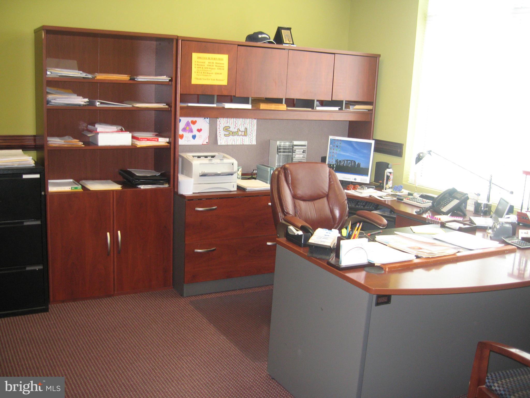 LANSDOWNE EXECUTIVE CENTER - Commercial Sale