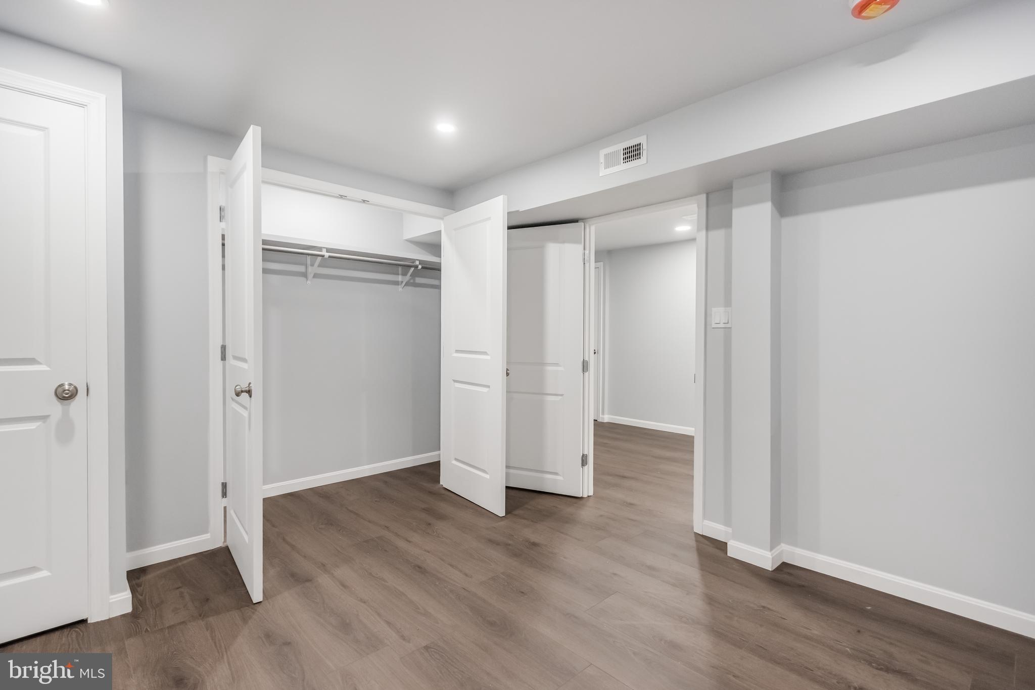 OAKLAWN MANOR - Residential