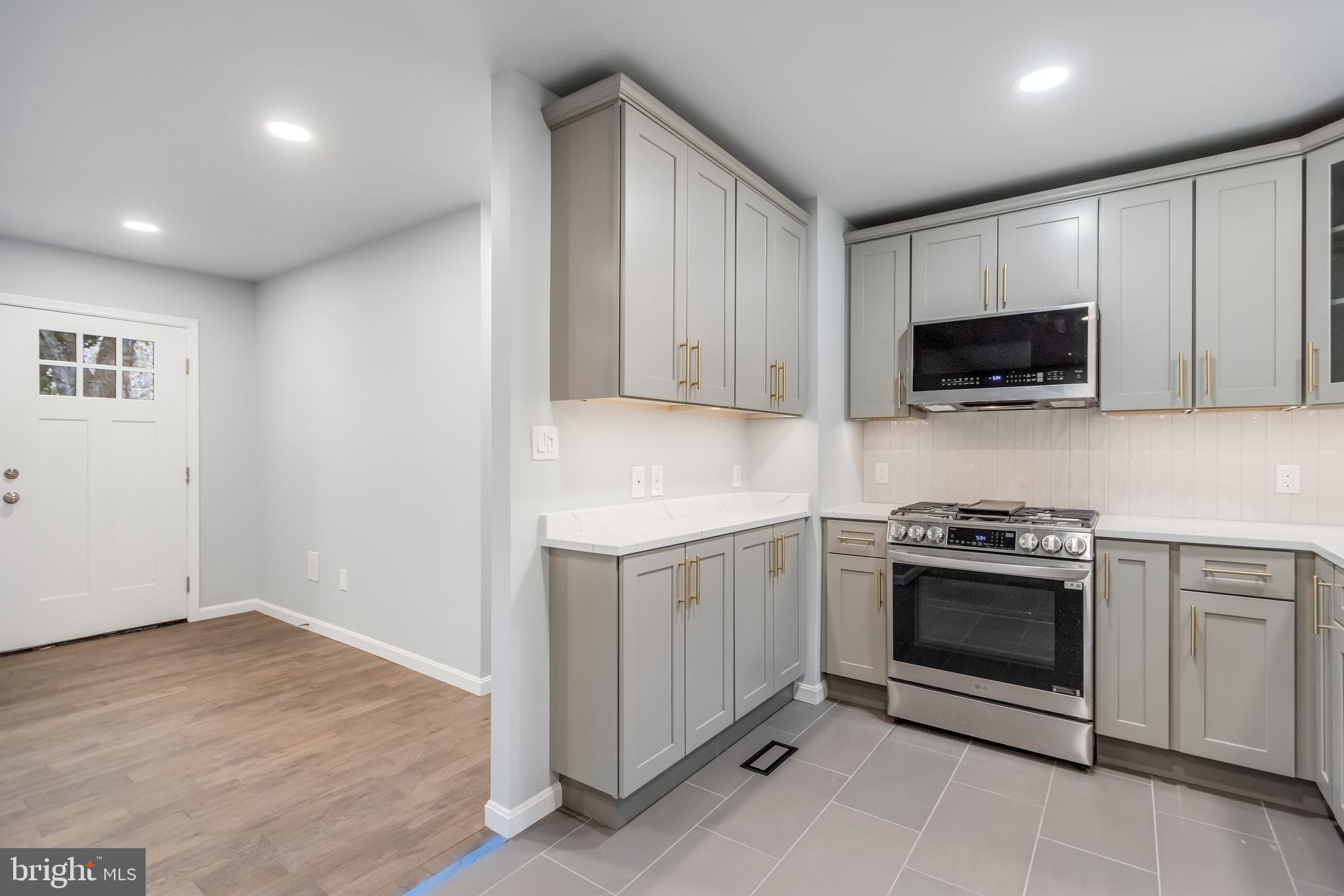 OAKLAWN MANOR - Residential