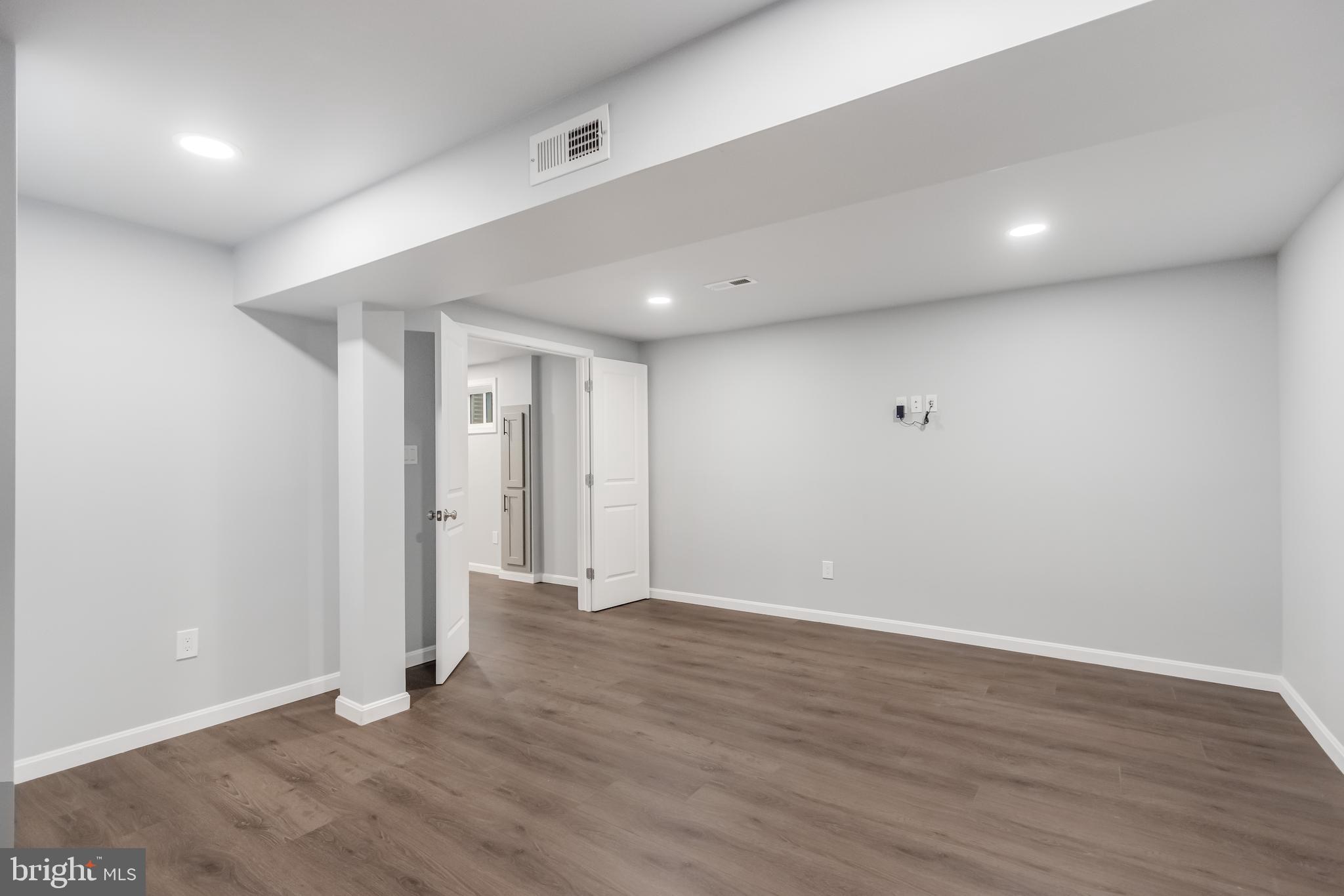 OAKLAWN MANOR - Residential