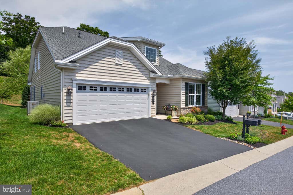 Photo of 430 Valor Drive, LITITZ, PA 17543 (MLS # PALA2093426)
