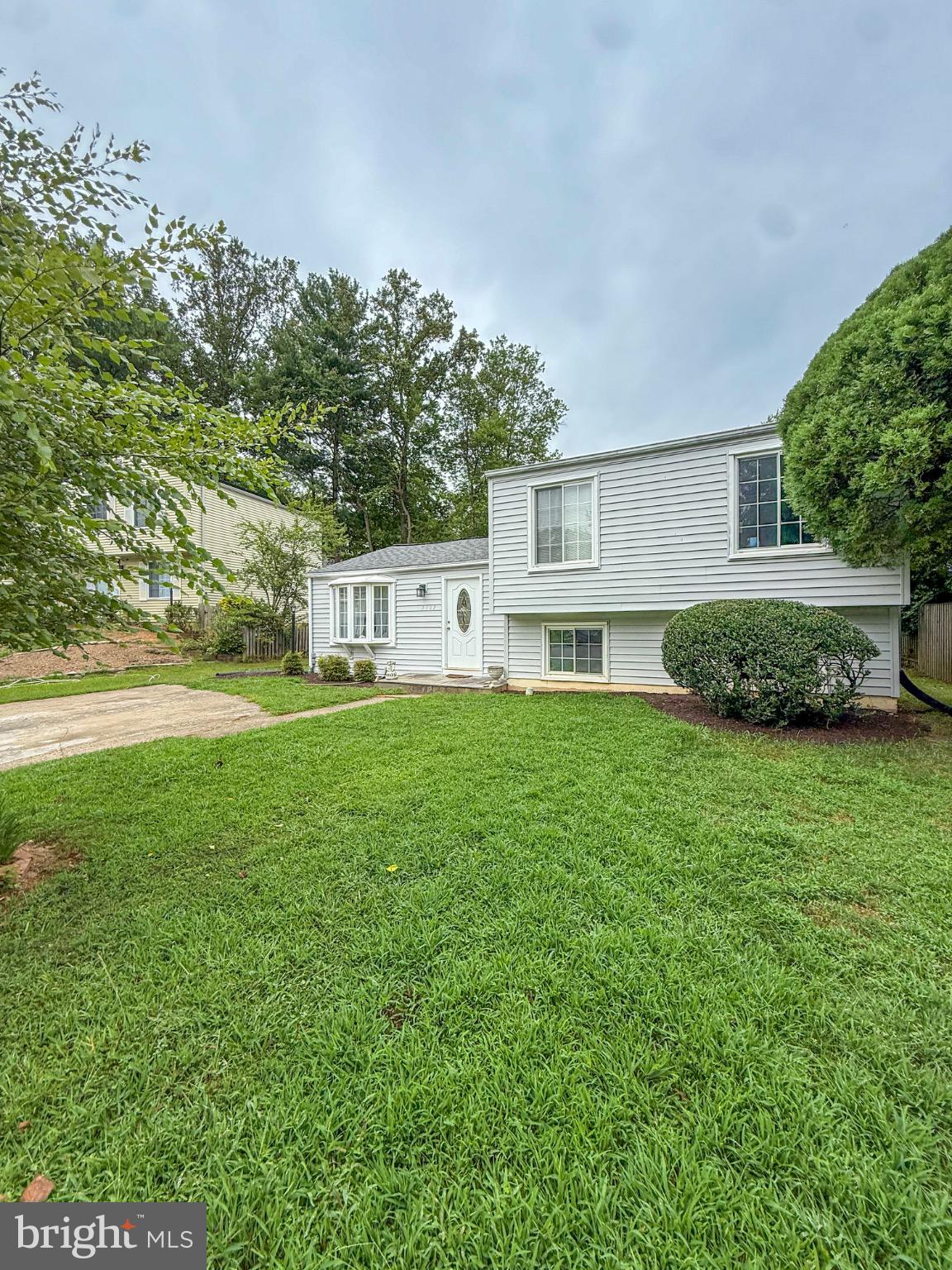 5703 OAK STAKE COURT