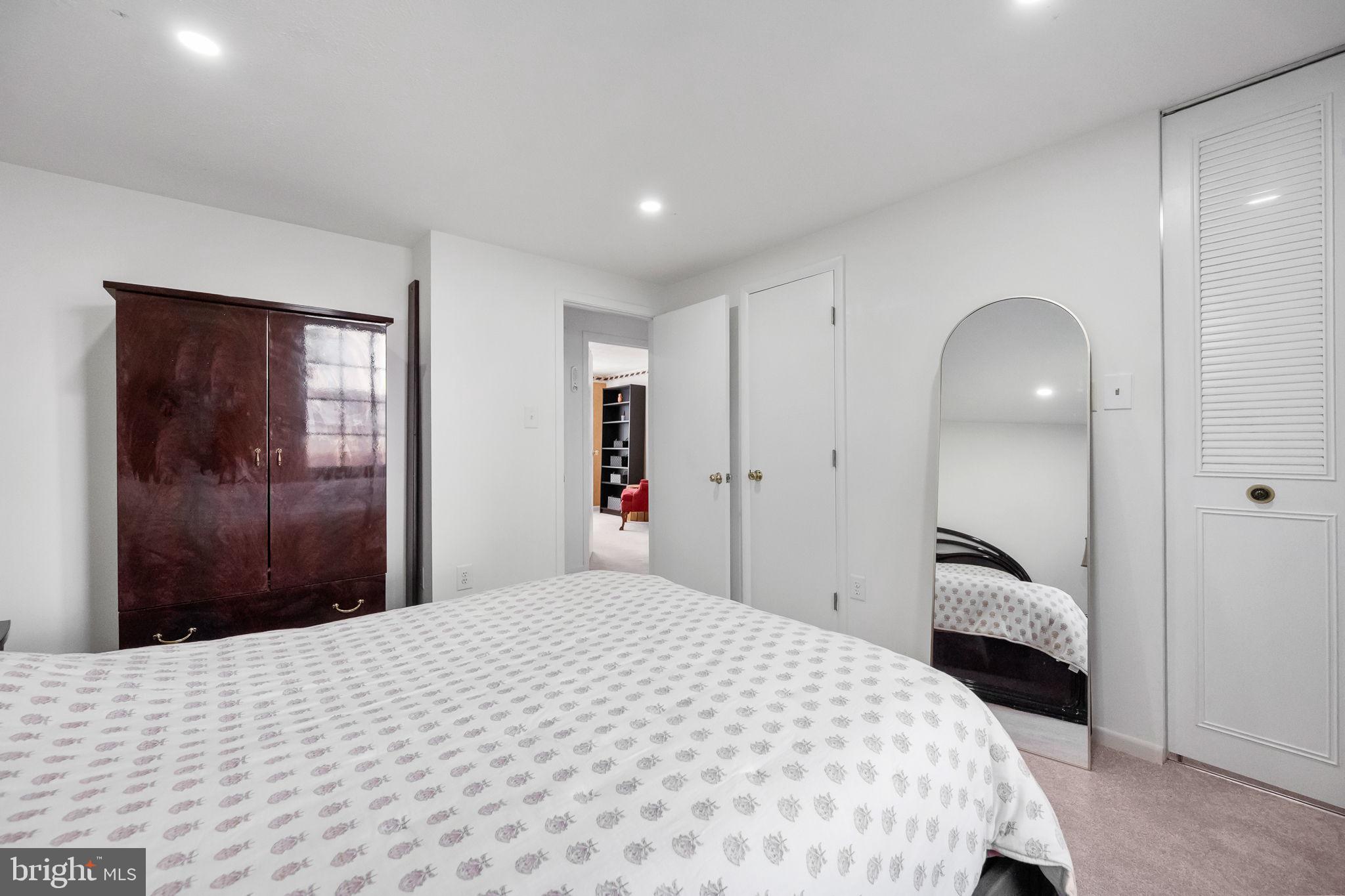 BURKE CENTRE - Residential