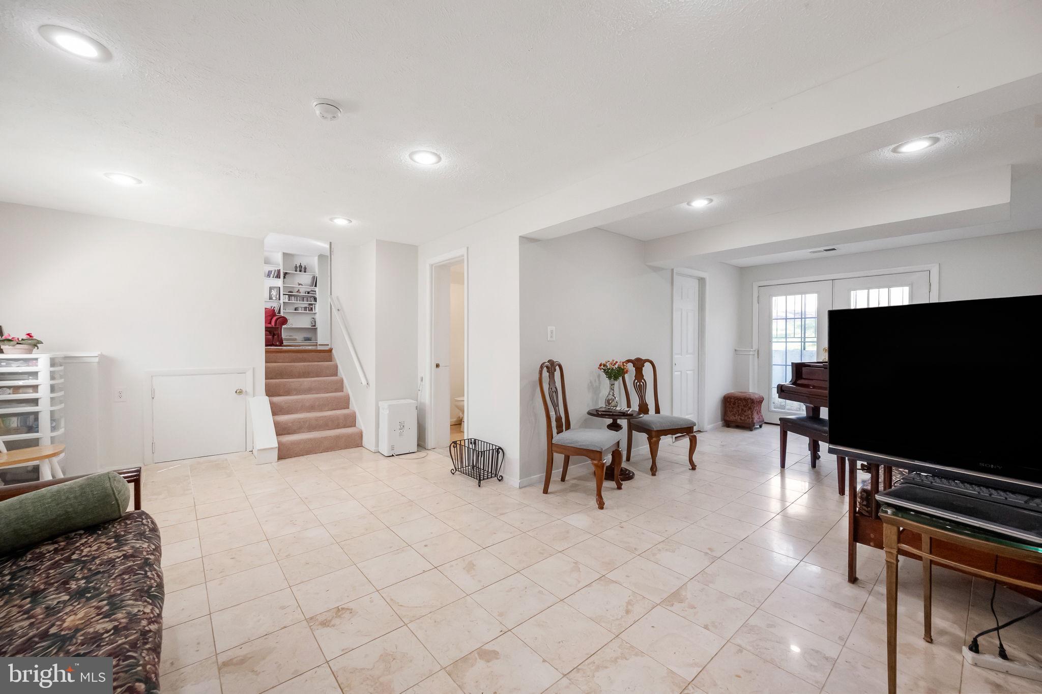 BURKE CENTRE - Residential