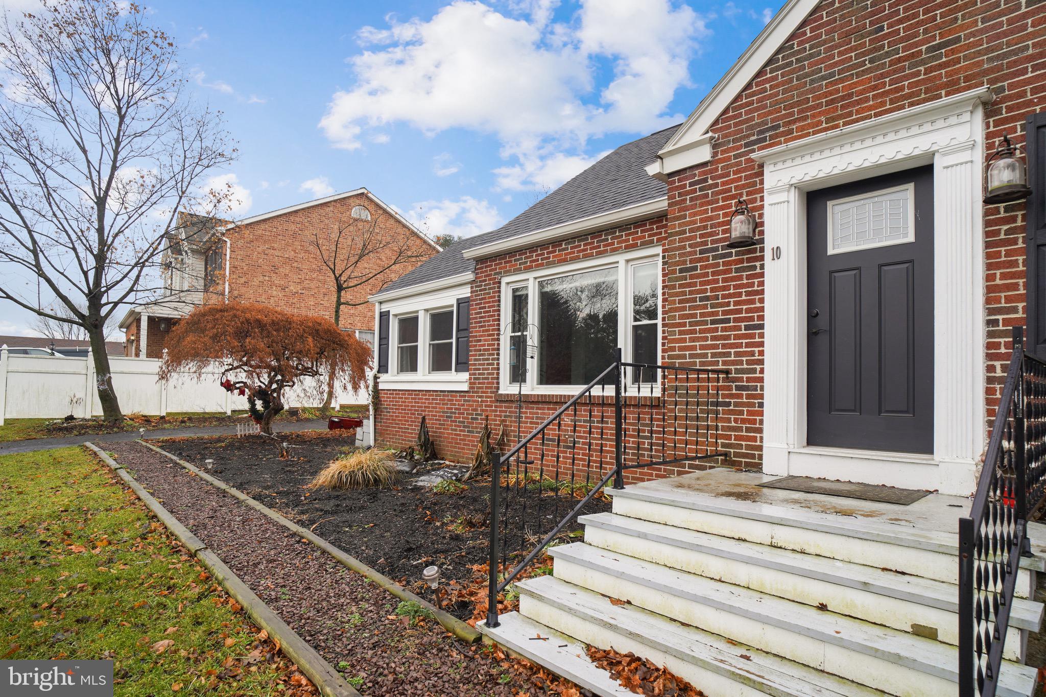 COLONIAL PARK - Residential