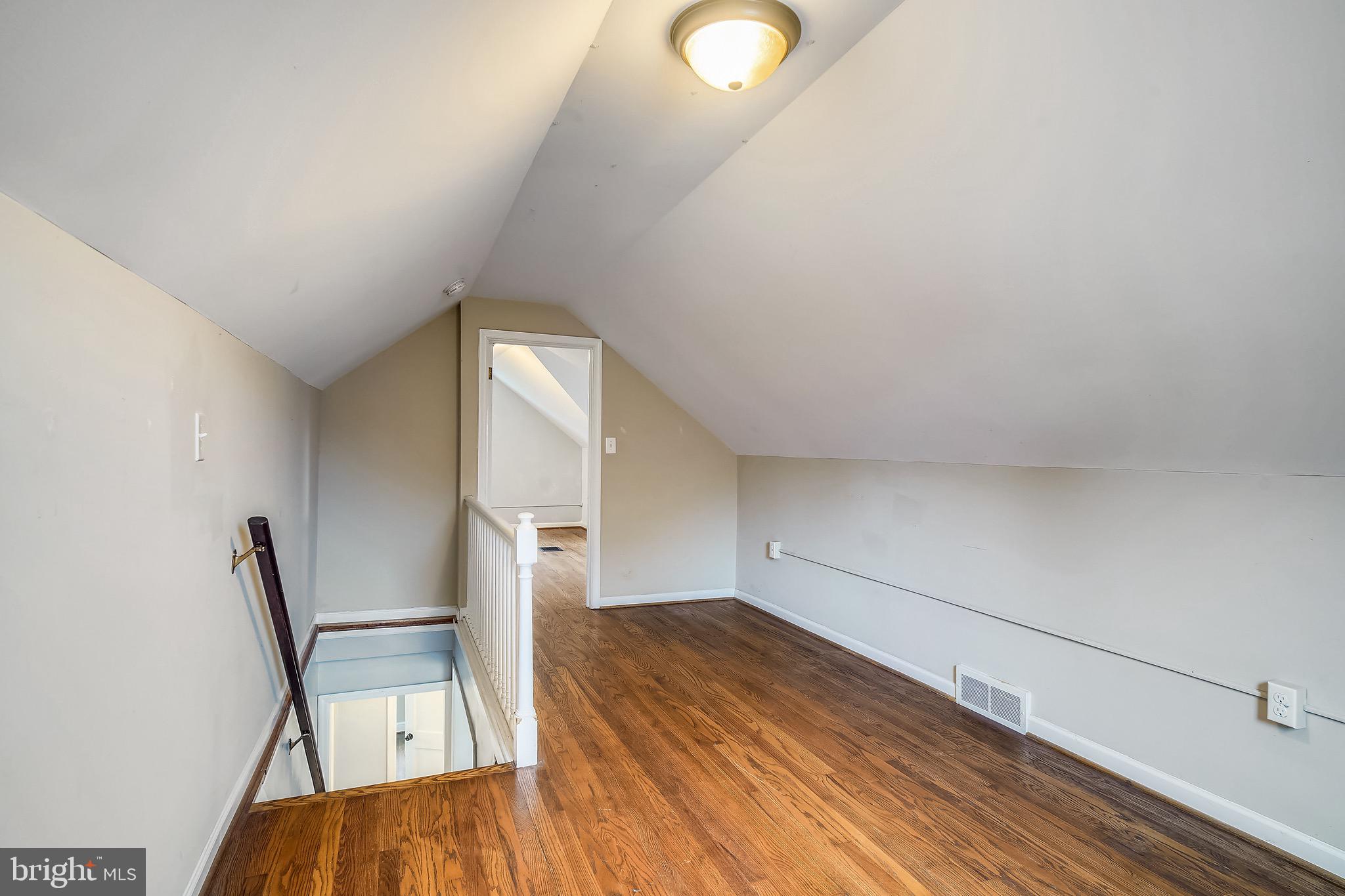 COLONIAL PARK - Residential