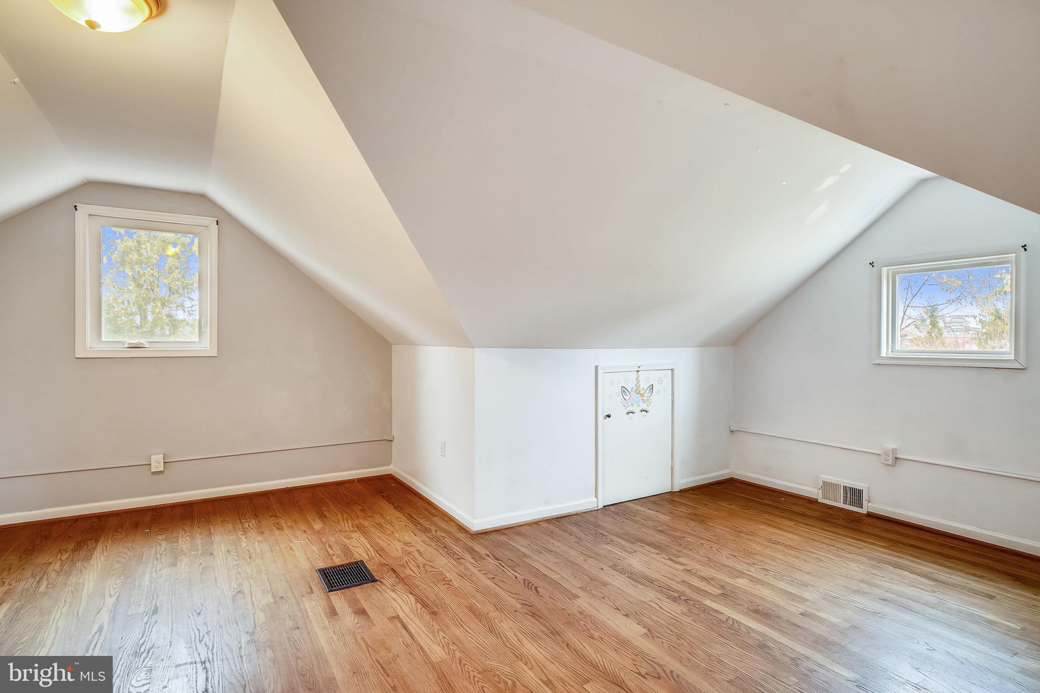 COLONIAL PARK - Residential