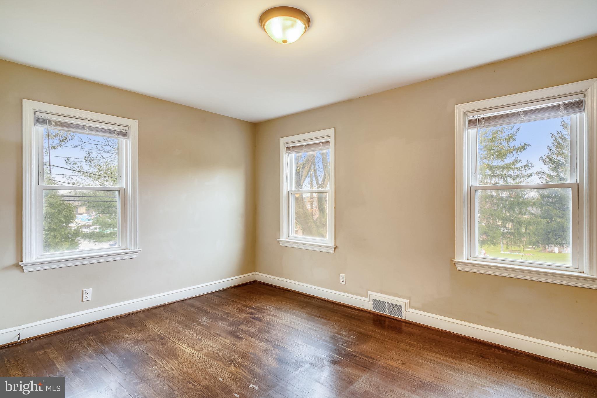 COLONIAL PARK - Residential