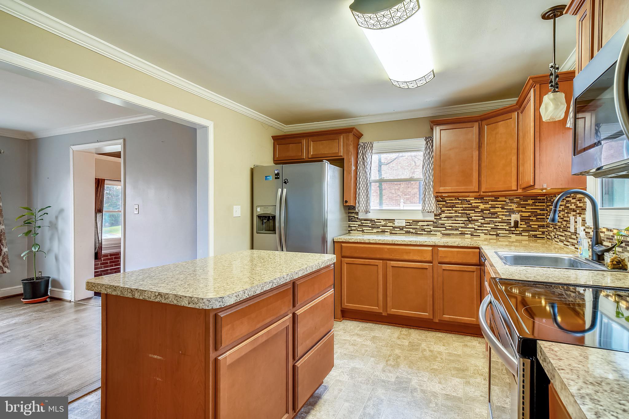 COLONIAL PARK - Residential