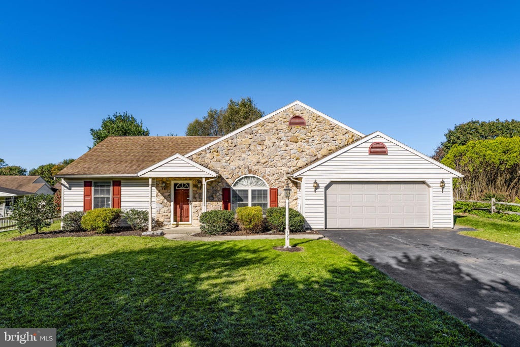 Photo of 194 Stephen Lane, EPHRATA, PA 17522 (MLS # PALA2097700)