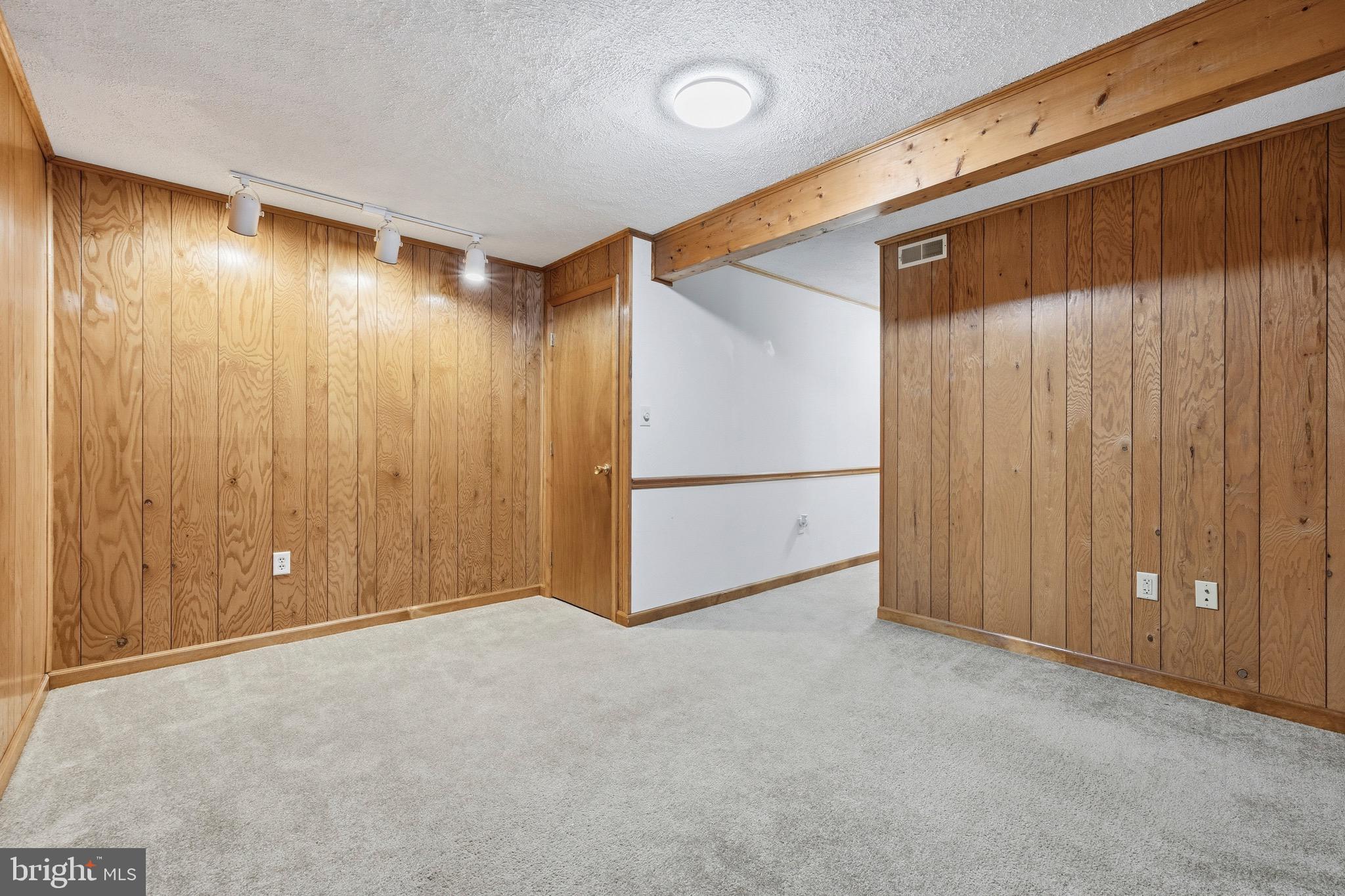 AMBER MEADOWS - Residential