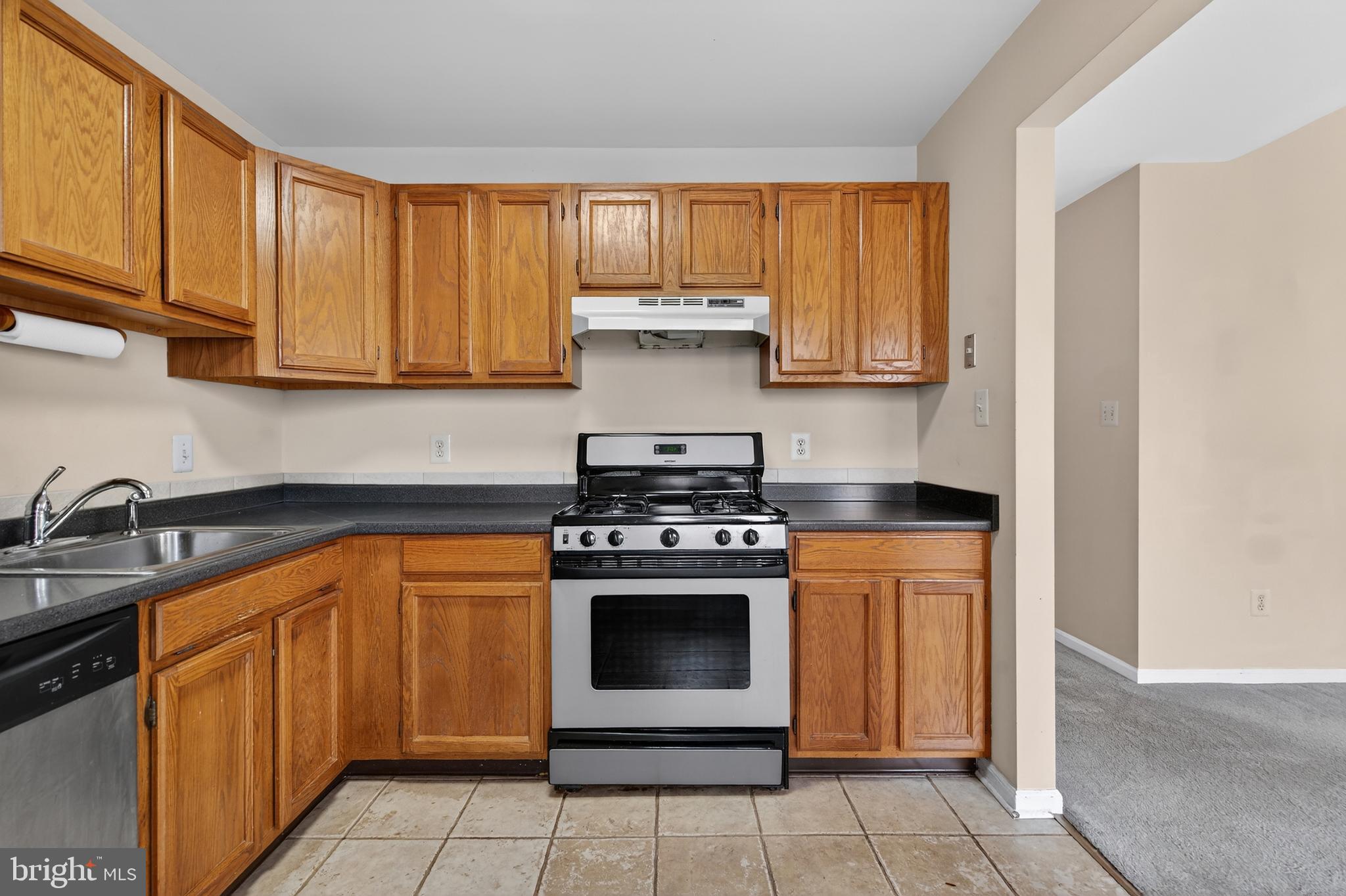 MAKEFIELD GLEN - Residential