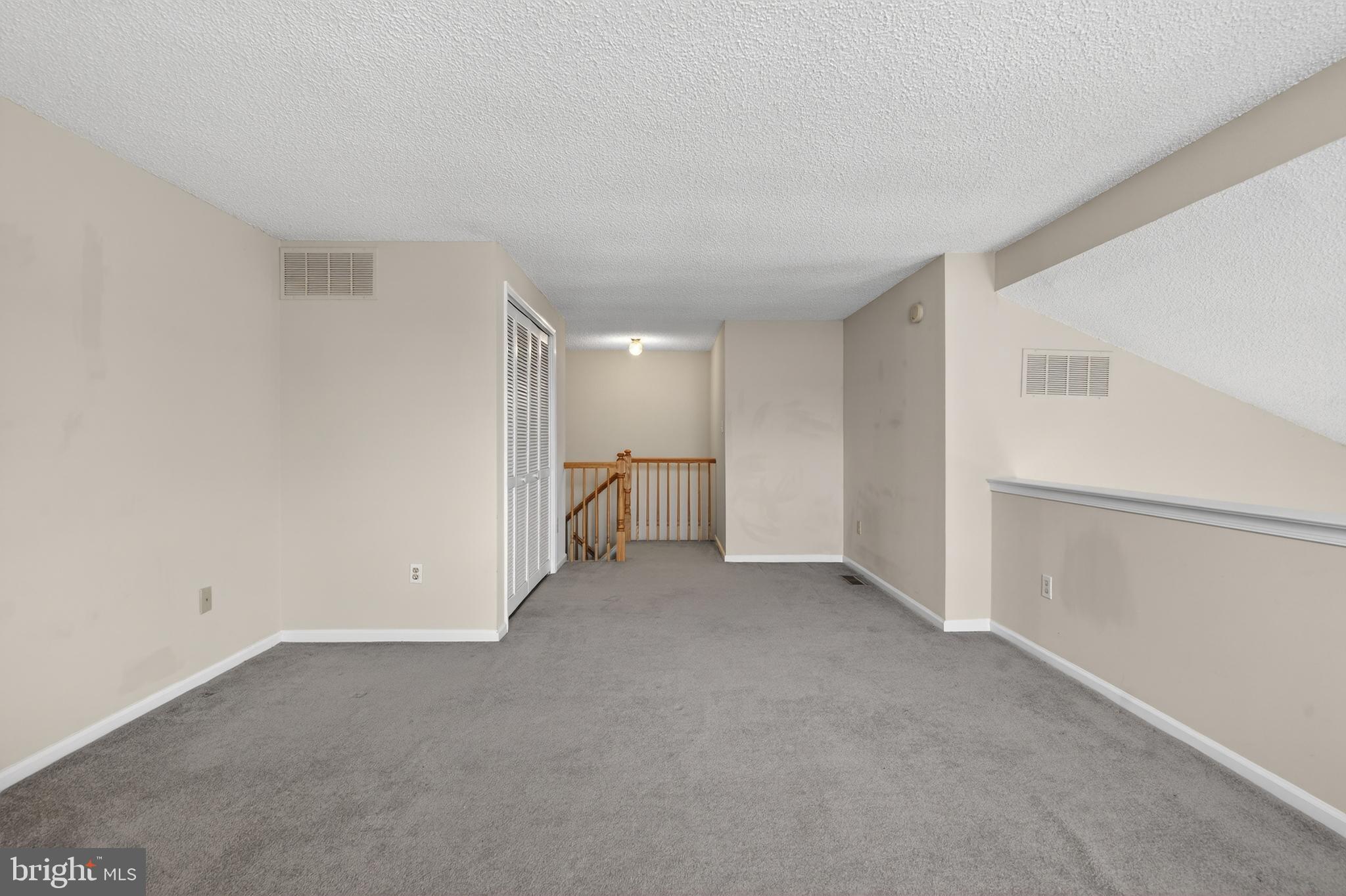 MAKEFIELD GLEN - Residential