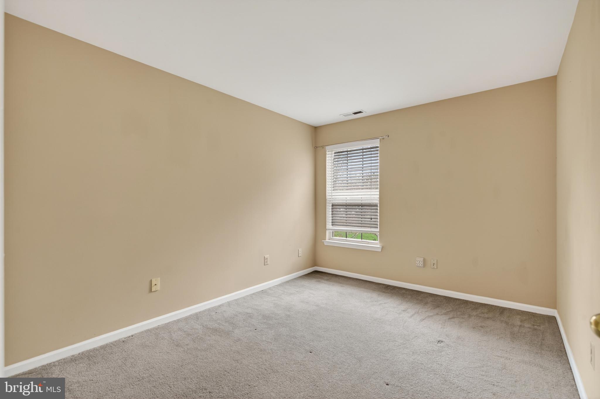 MAKEFIELD GLEN - Residential