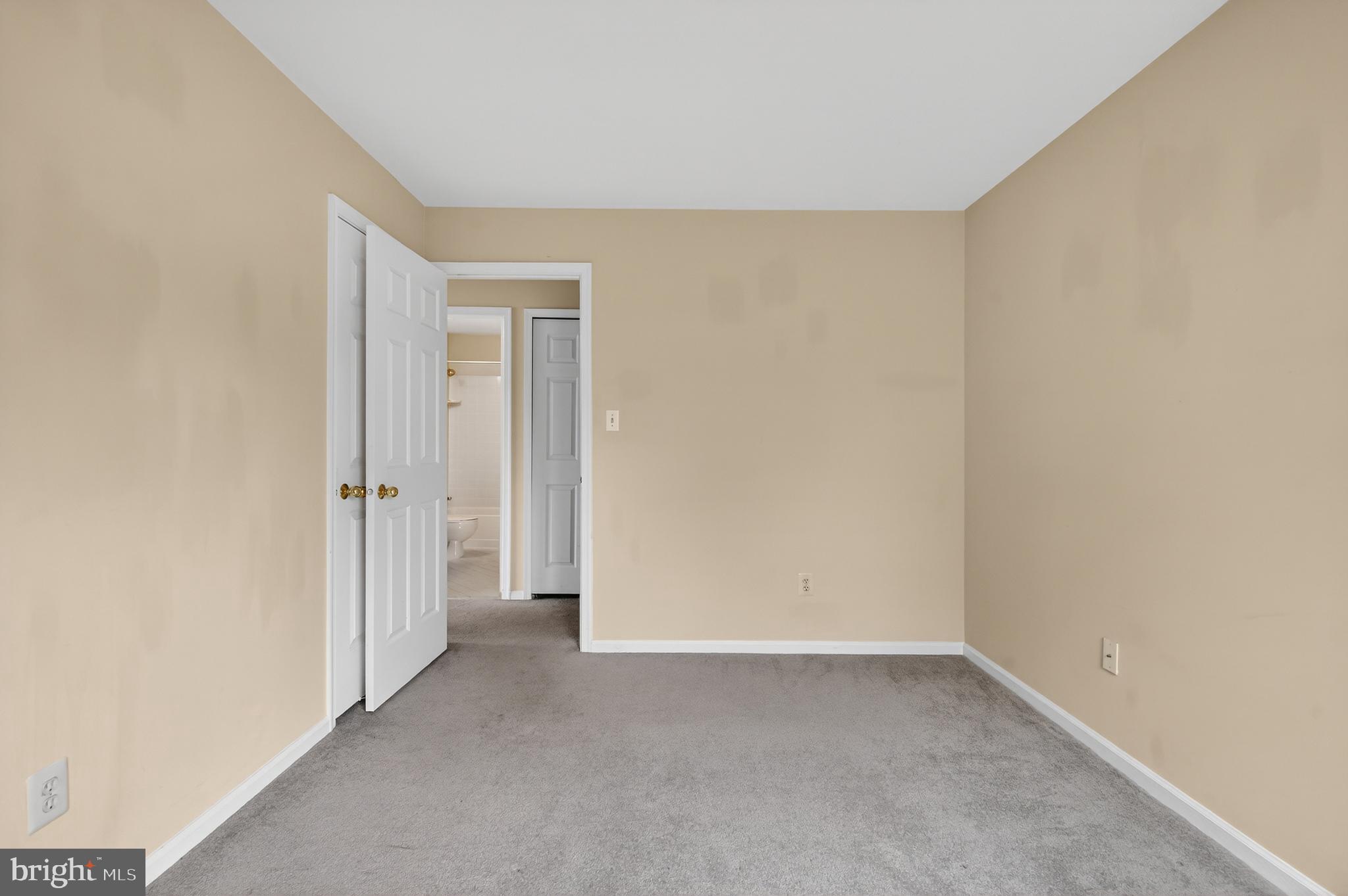 MAKEFIELD GLEN - Residential