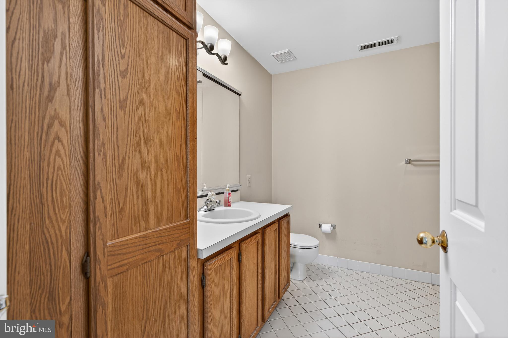 MAKEFIELD GLEN - Residential