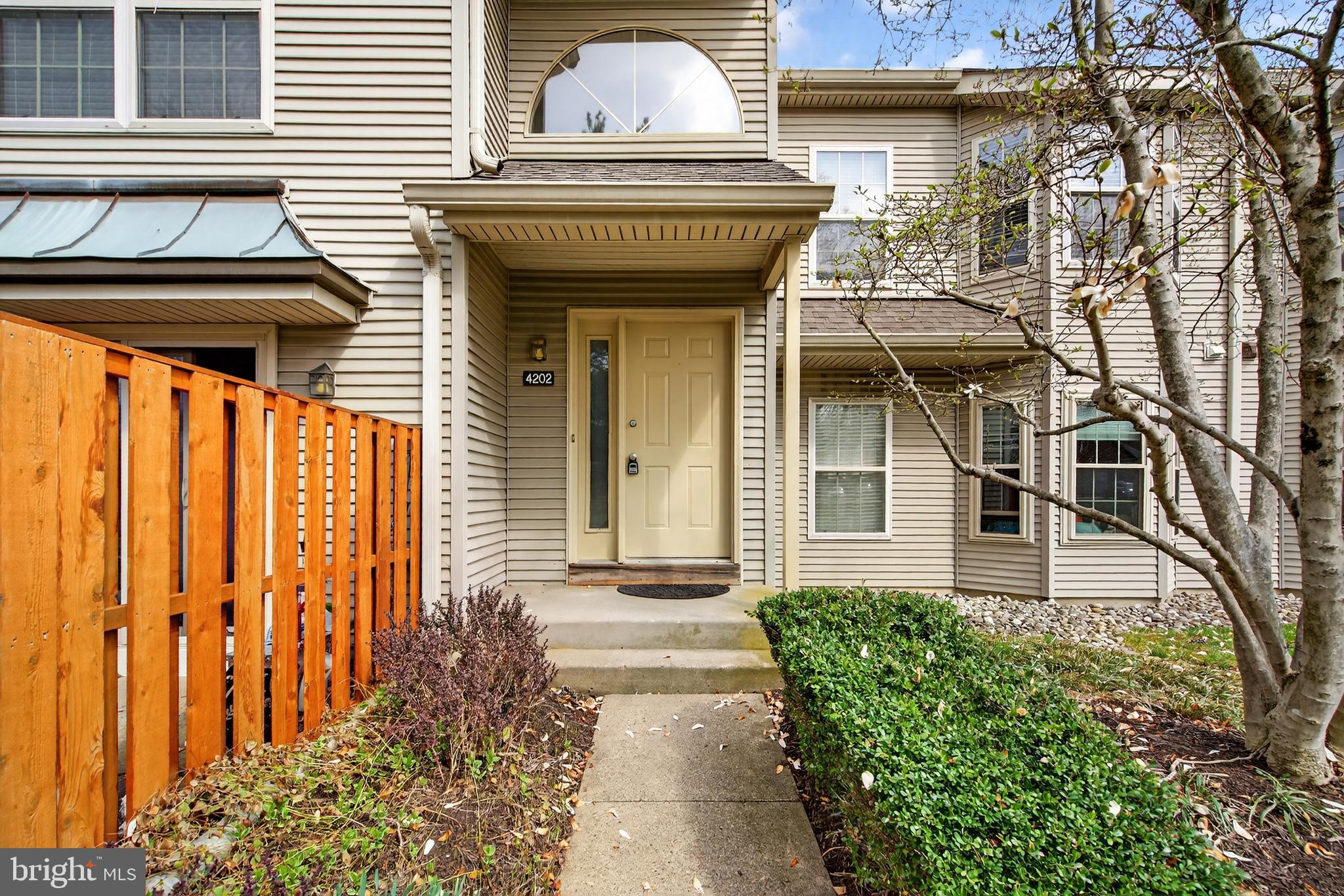 MAKEFIELD GLEN - Residential