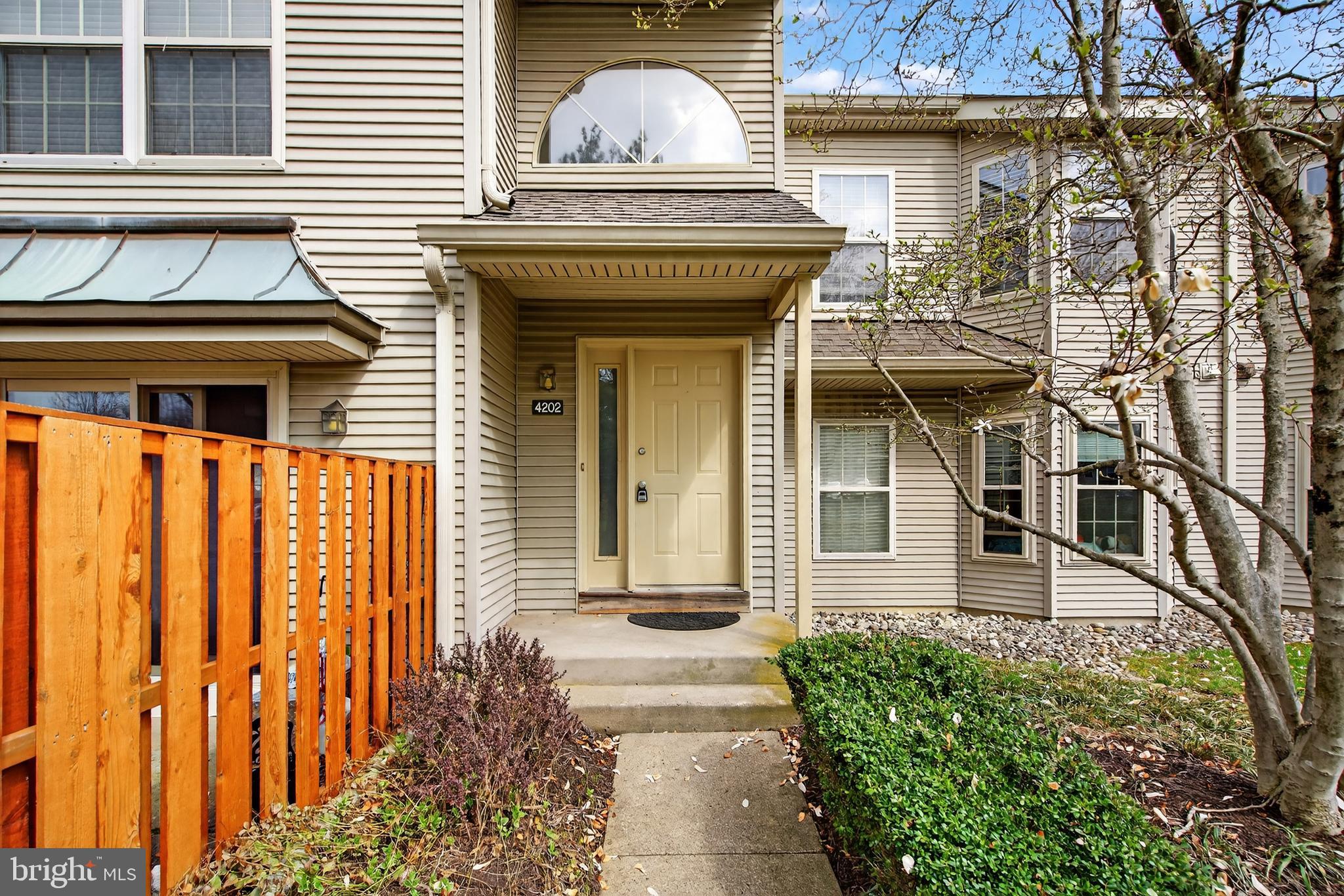 MAKEFIELD GLEN - Residential