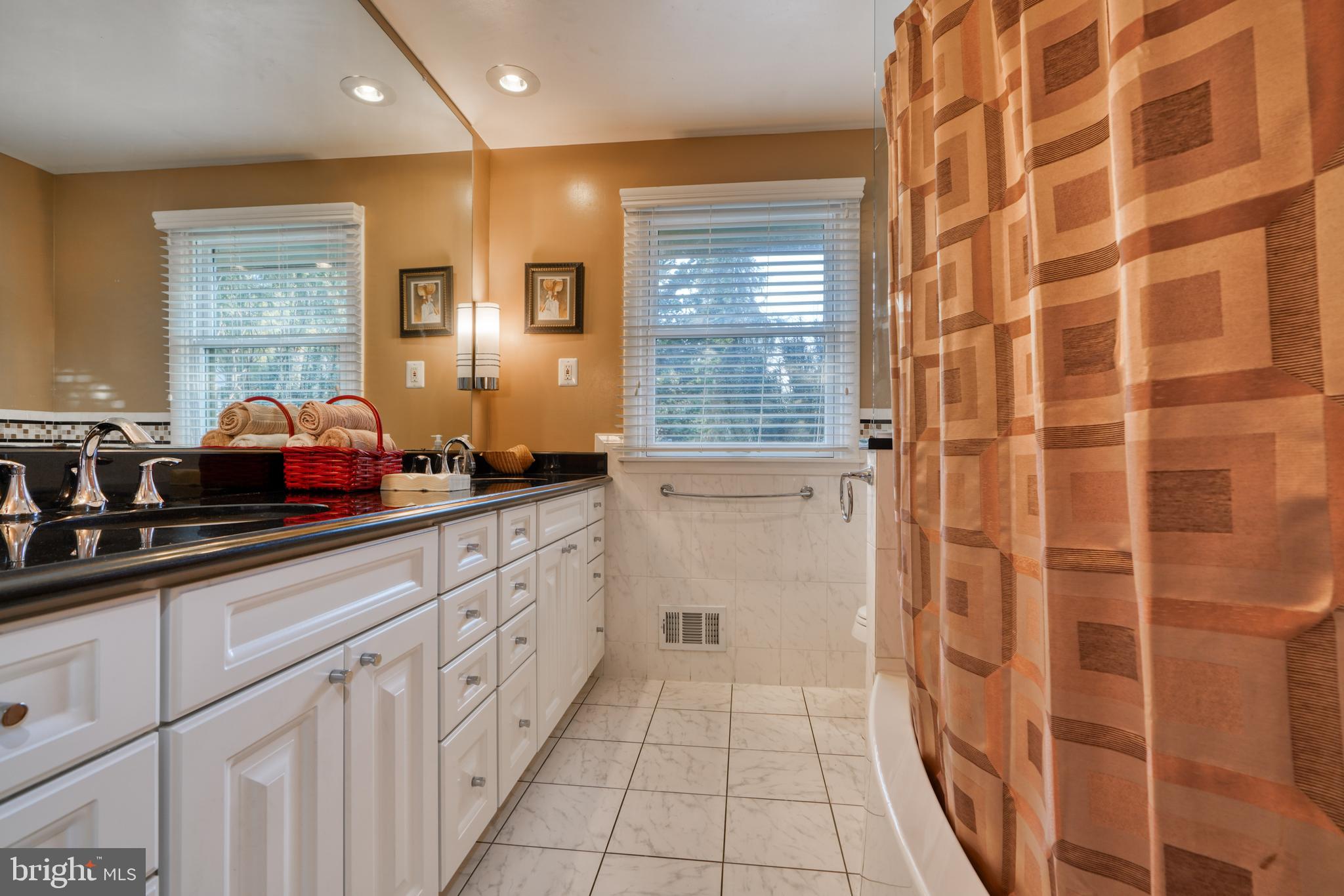 CAMBRIA - Residential