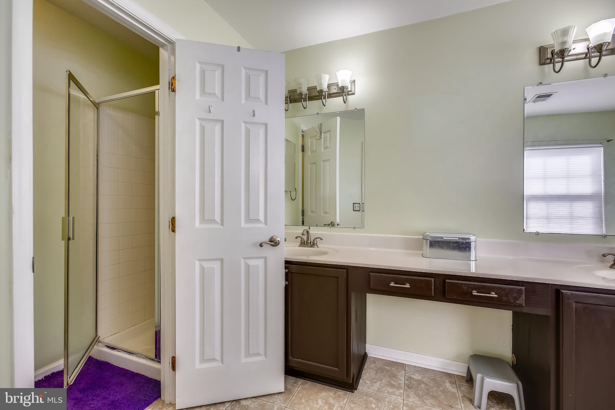 COLONNADE AT DULLES - Residential Lease