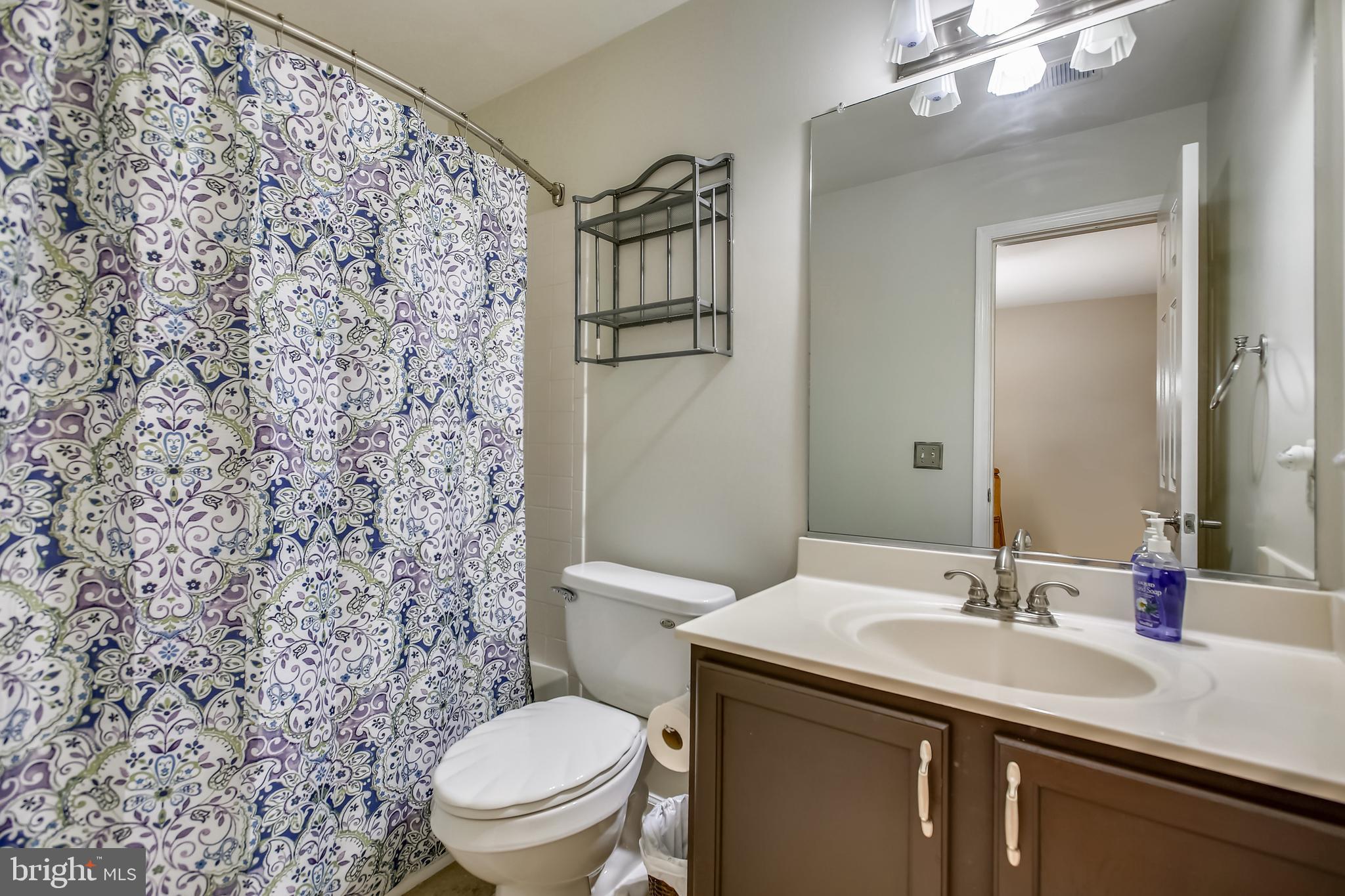 COLONNADE AT DULLES - Residential Lease