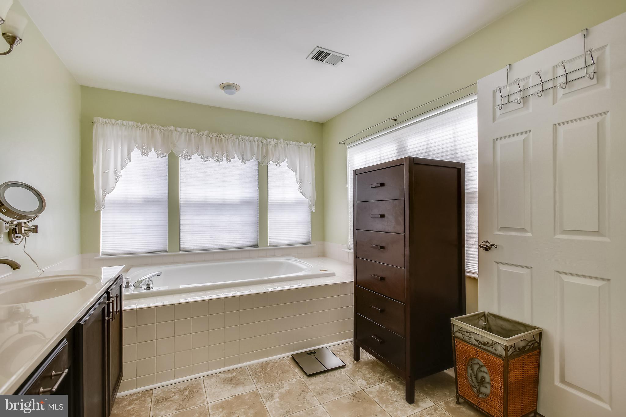 COLONNADE AT DULLES - Residential Lease