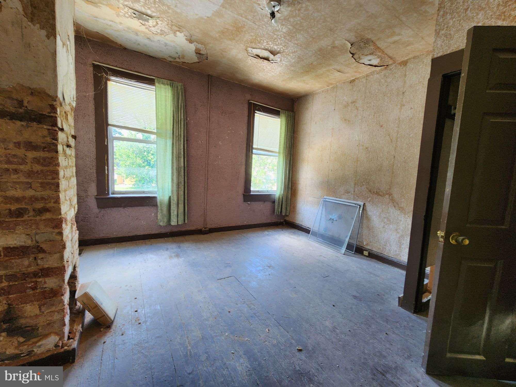 SANDTOWN-WINCHESTER - Residential