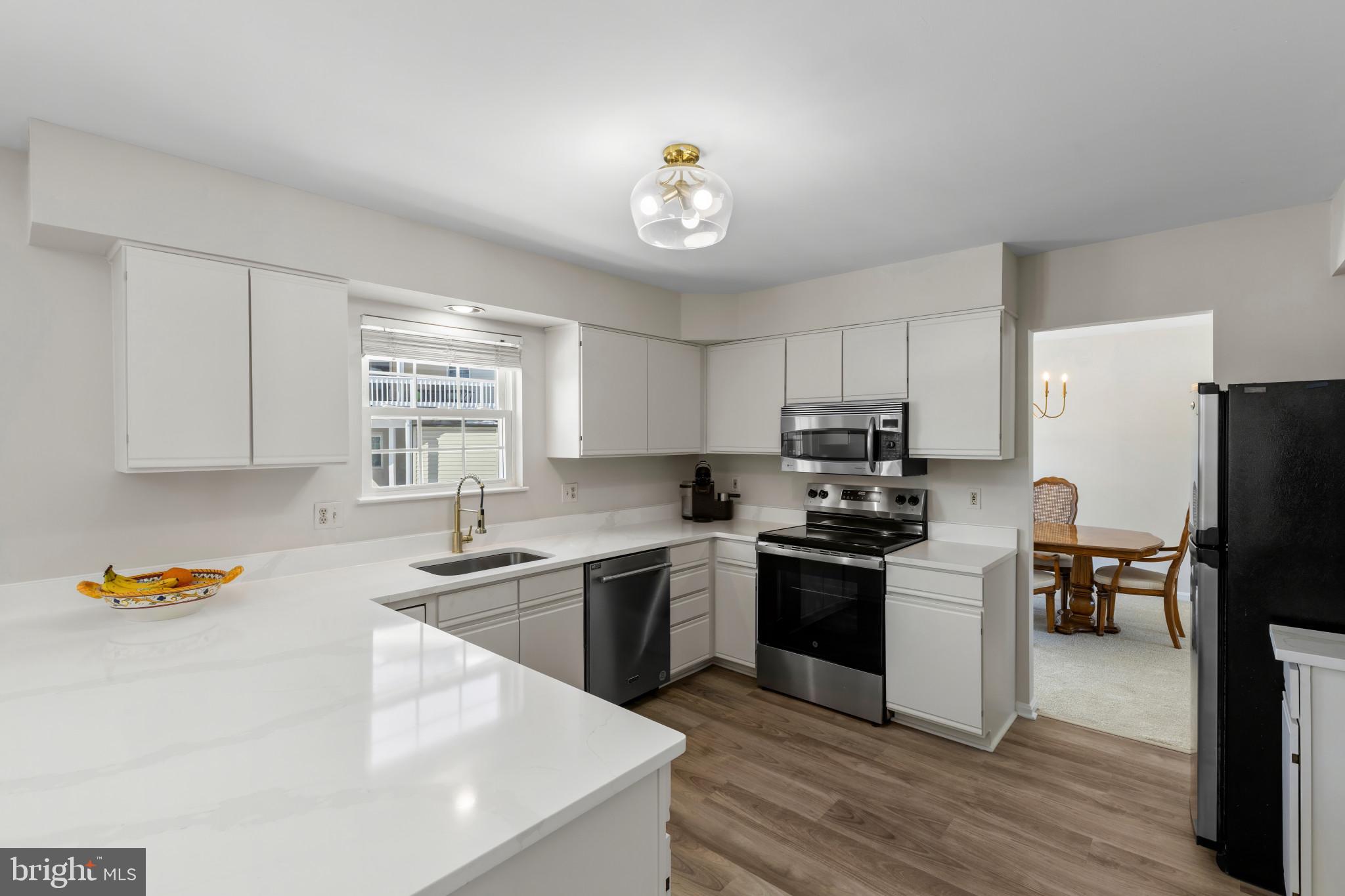 SUBURBIA - Residential