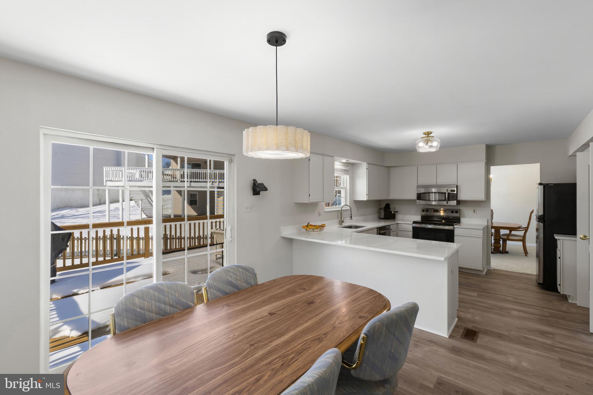 SUBURBIA - Residential