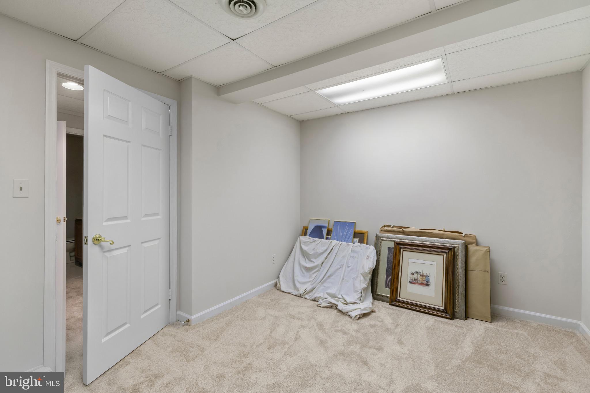 SUBURBIA - Residential