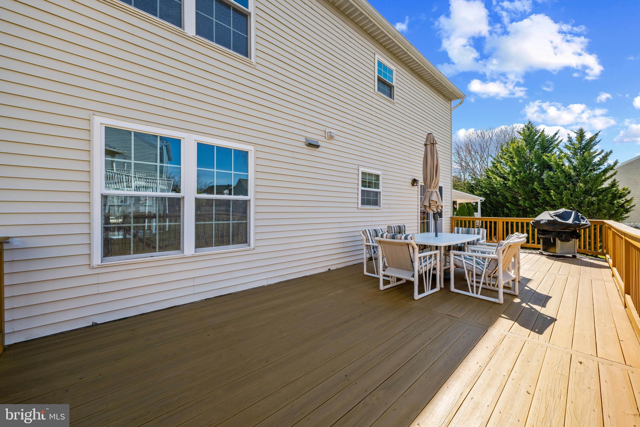 SUBURBIA - Residential