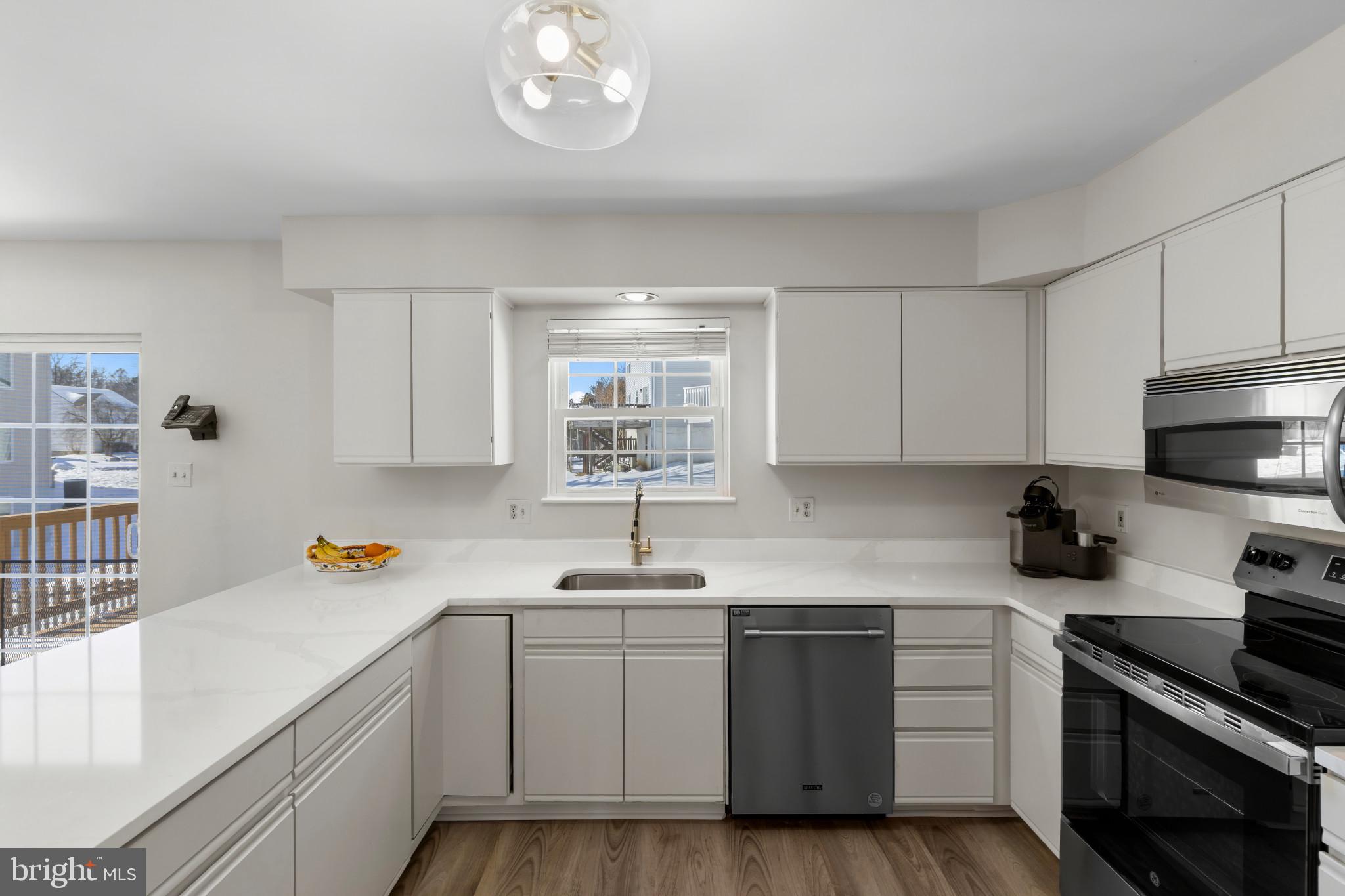 SUBURBIA - Residential