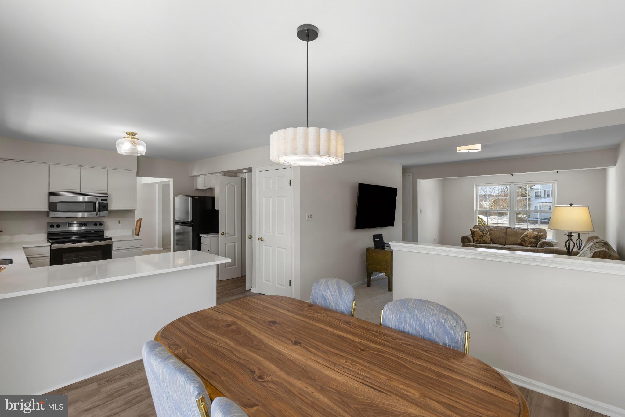 SUBURBIA - Residential