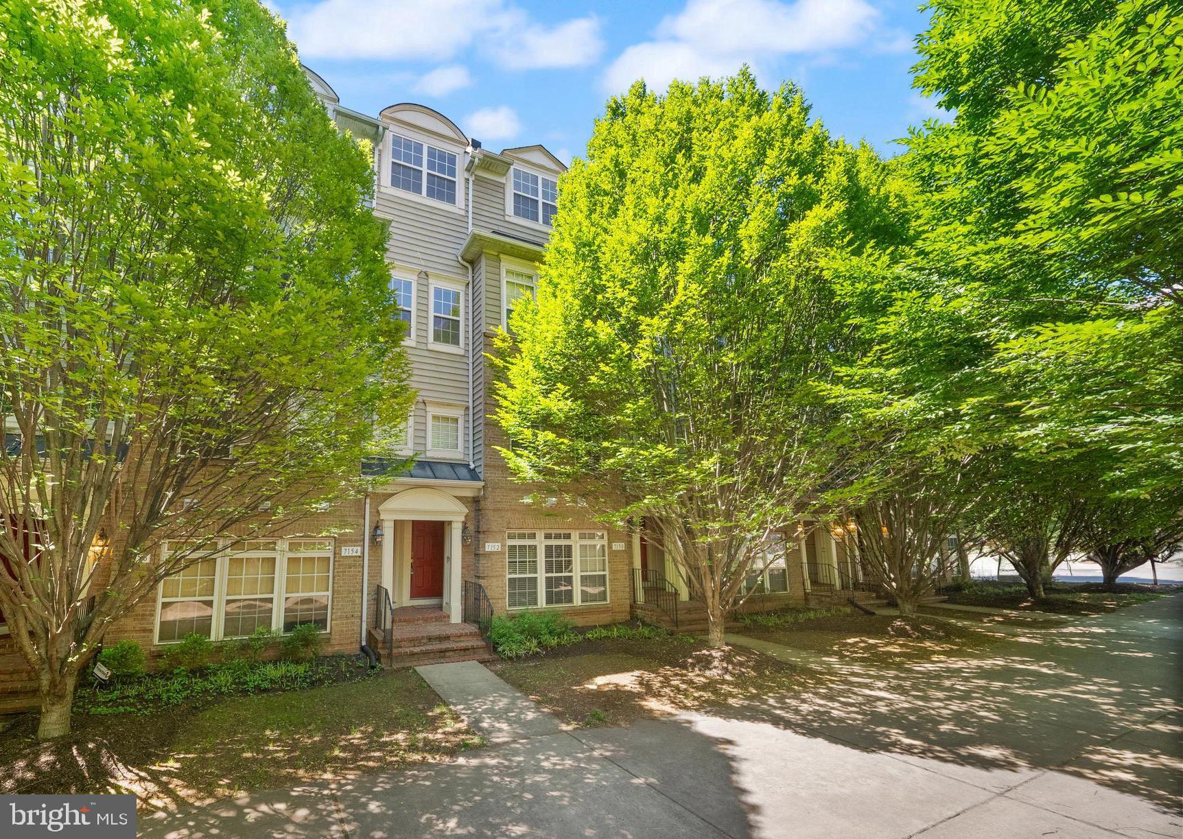 THE TOWNES AT VILLAGE PLACE - Residential